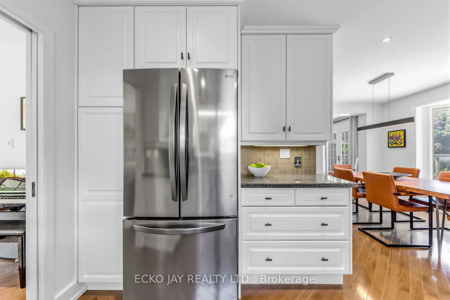 22 Meadowglade Crescent