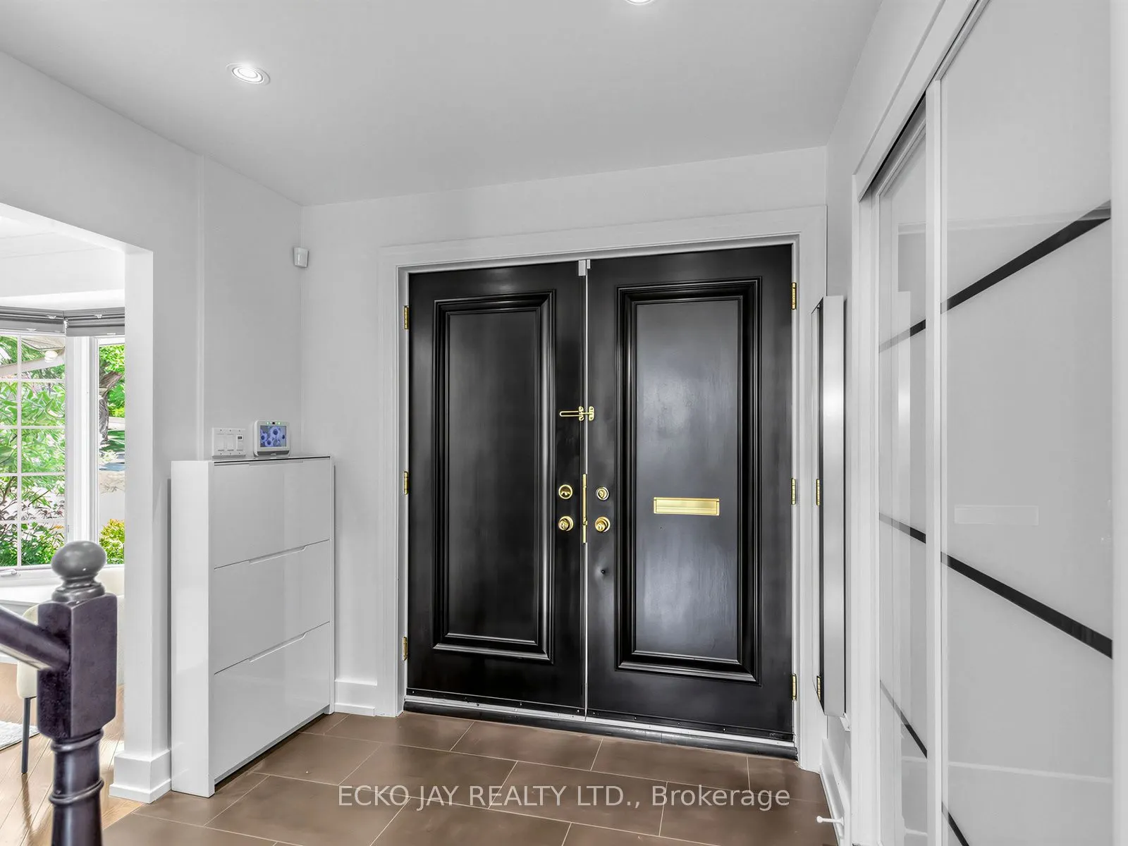 22 Meadowglade Crescent