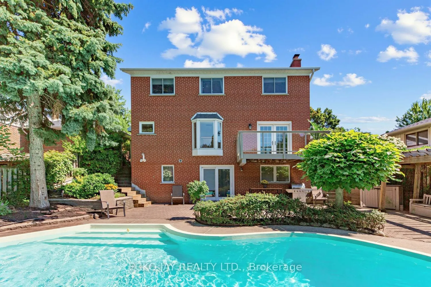 22 Meadowglade Crescent