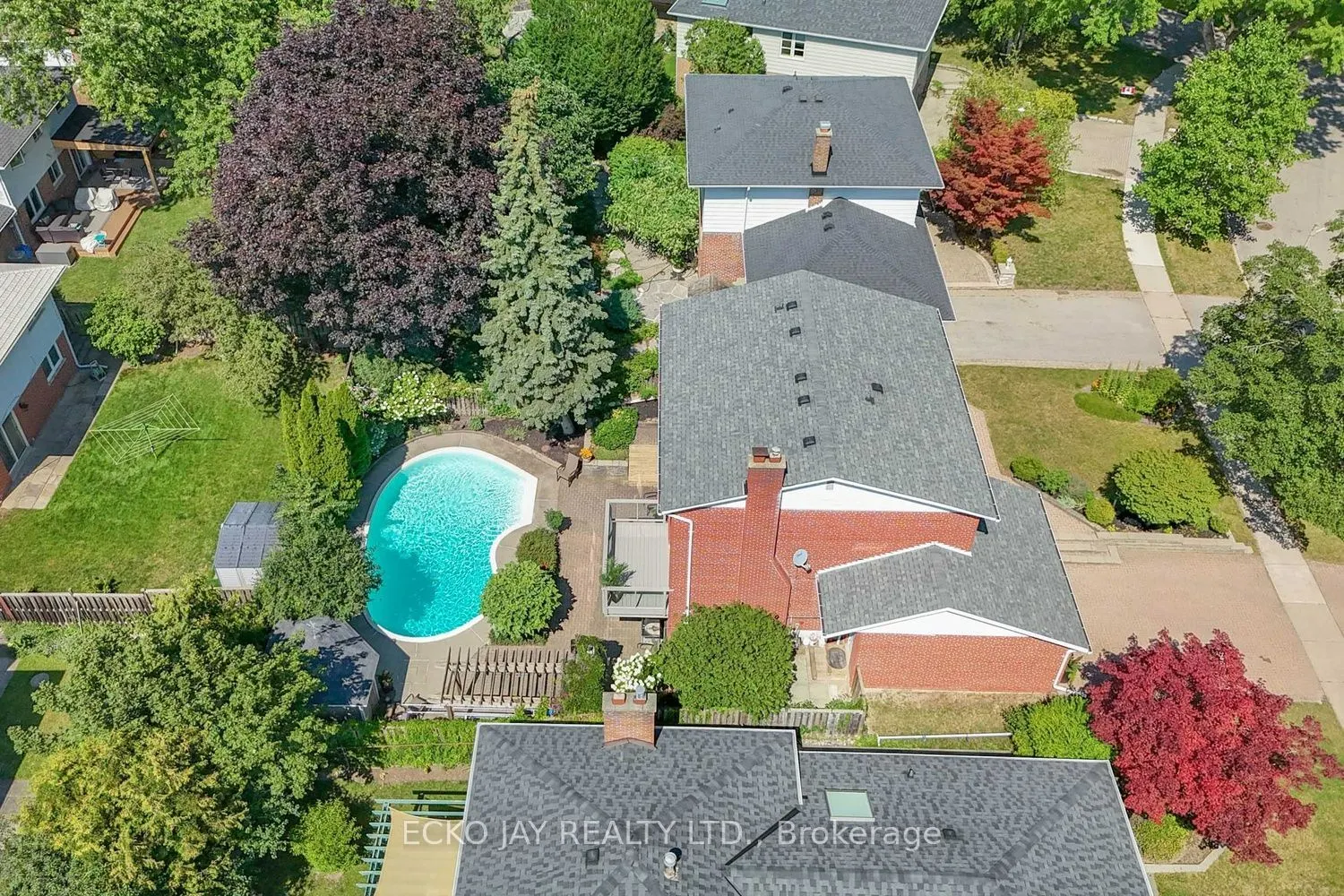 22 Meadowglade Crescent