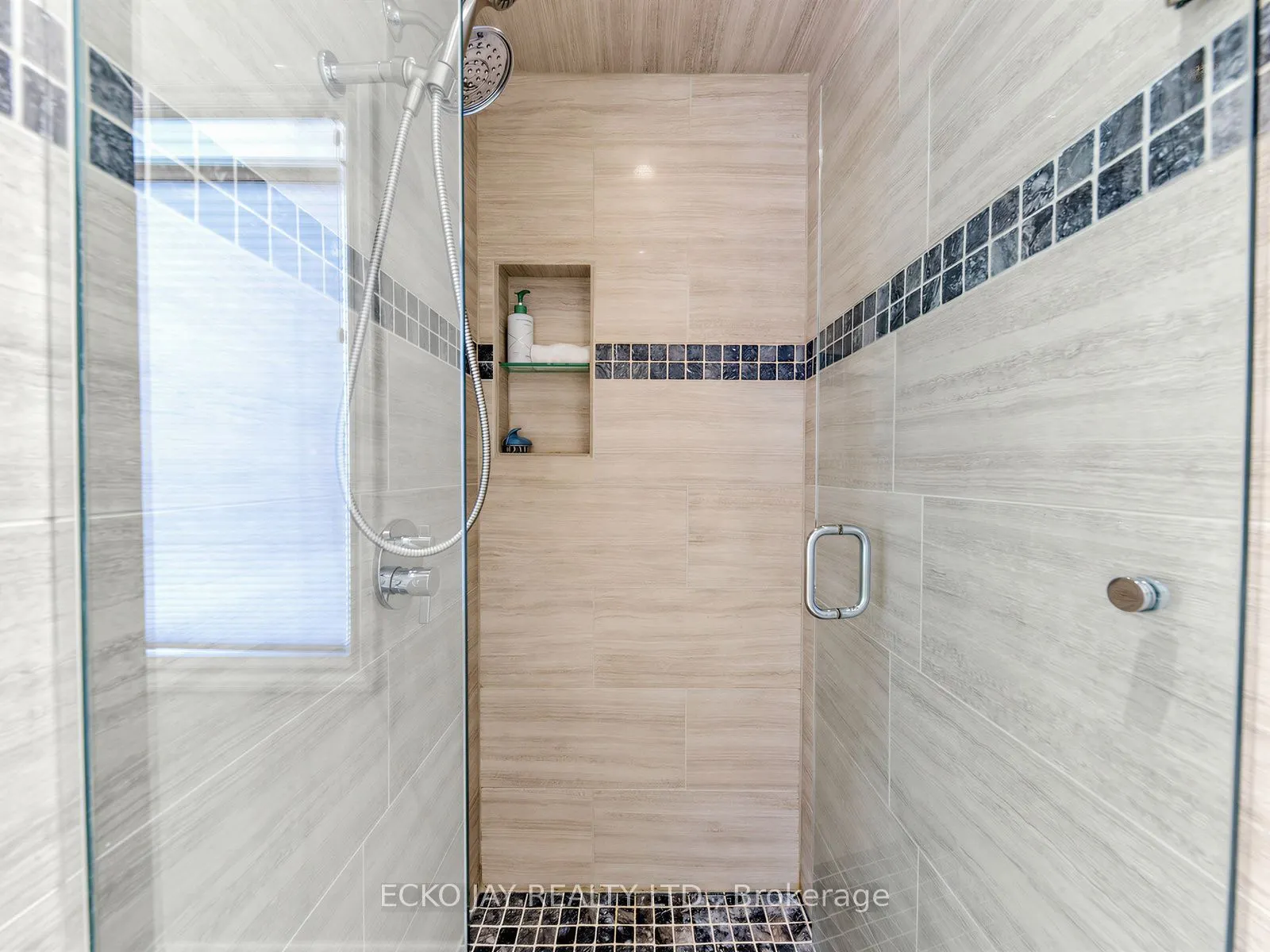 22 Meadowglade Crescent