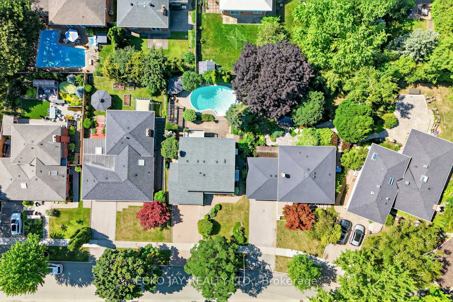 22 Meadowglade Crescent