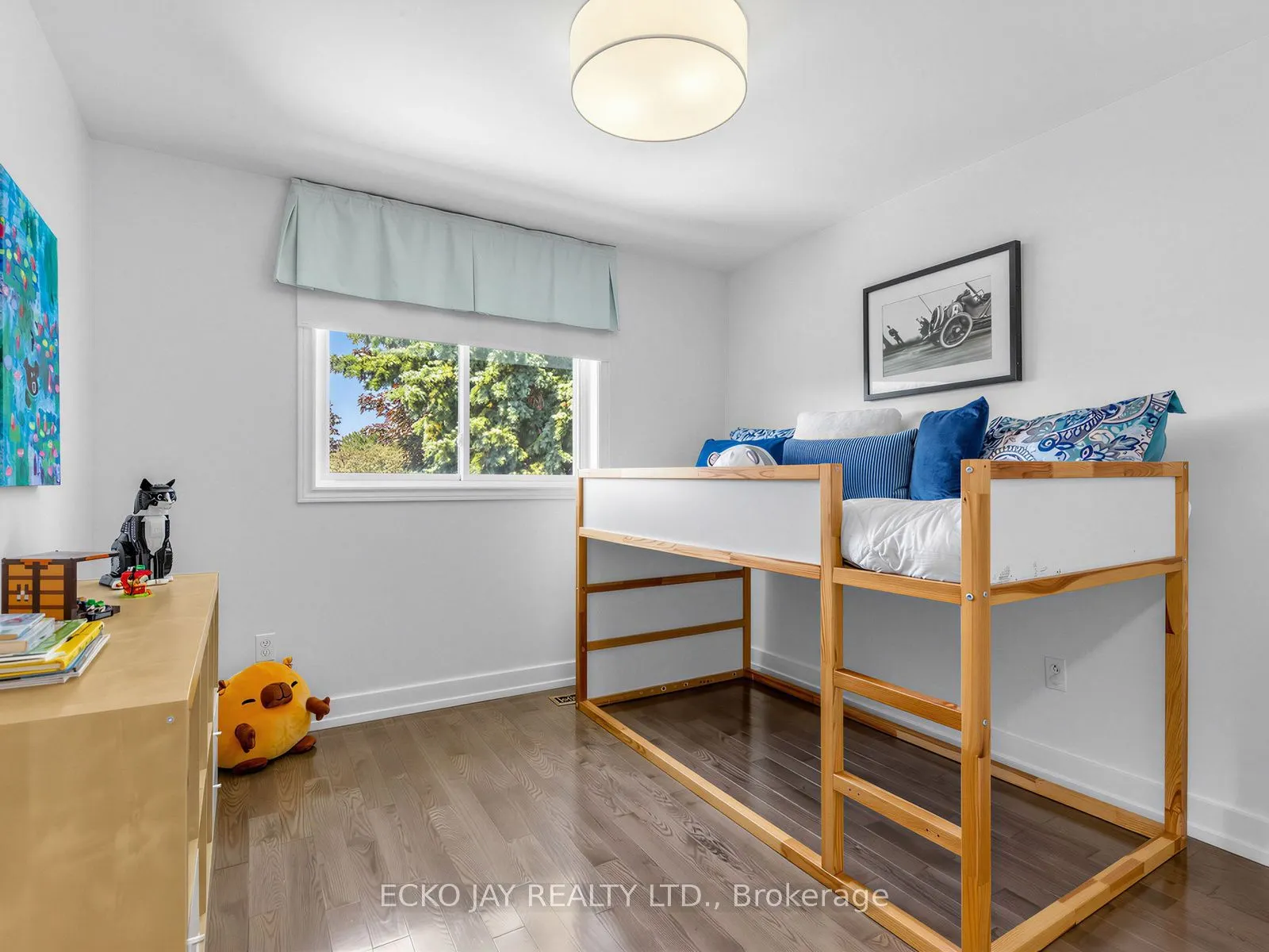 22 Meadowglade Crescent