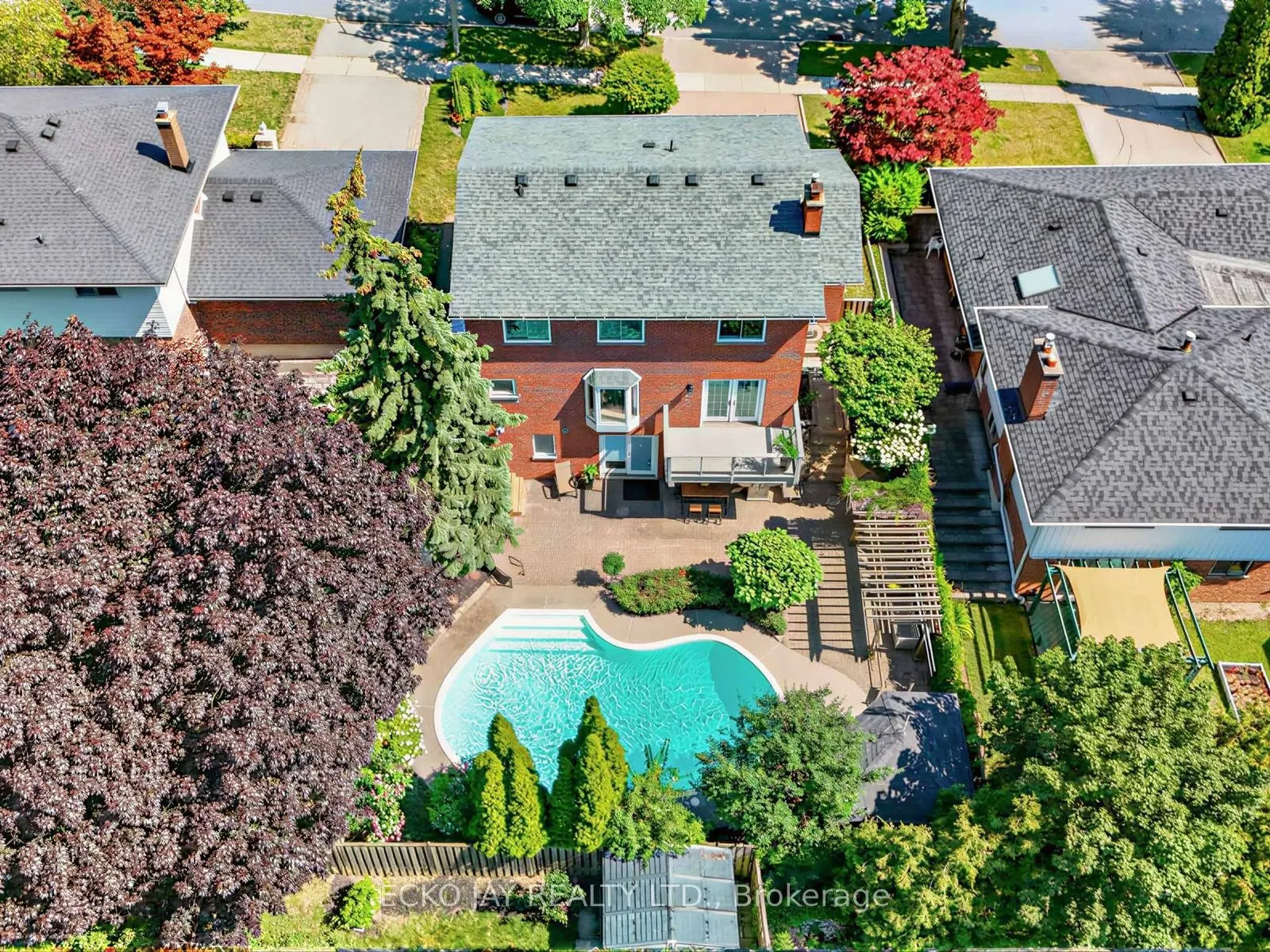 22 Meadowglade Crescent