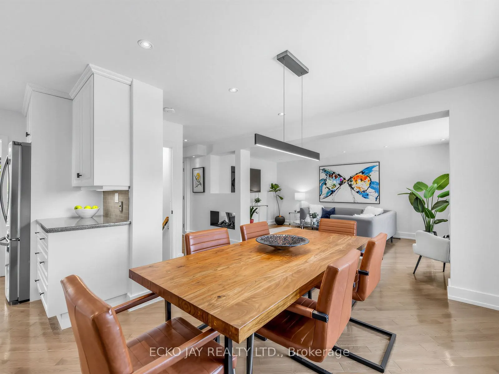 22 Meadowglade Crescent