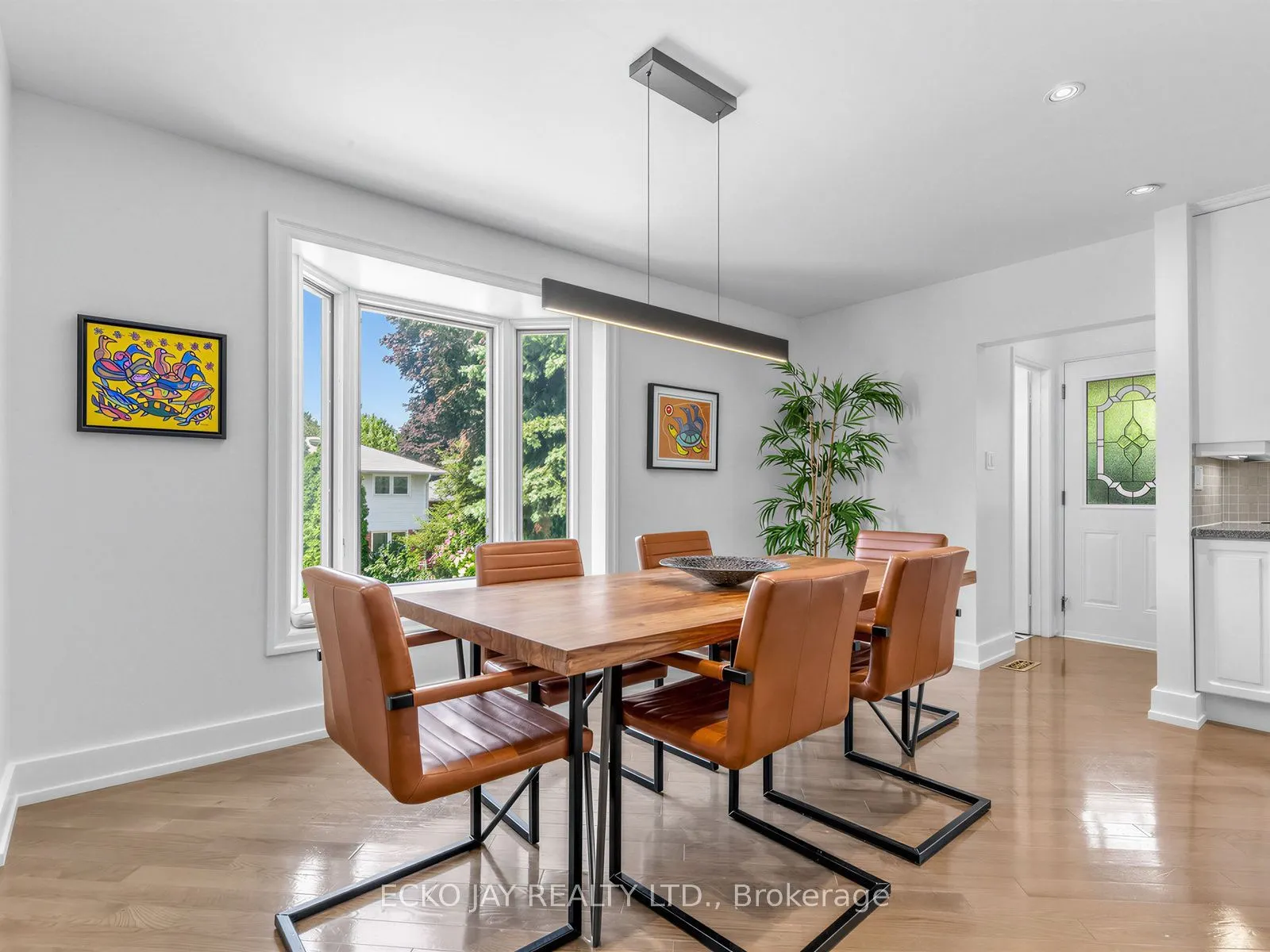 22 Meadowglade Crescent