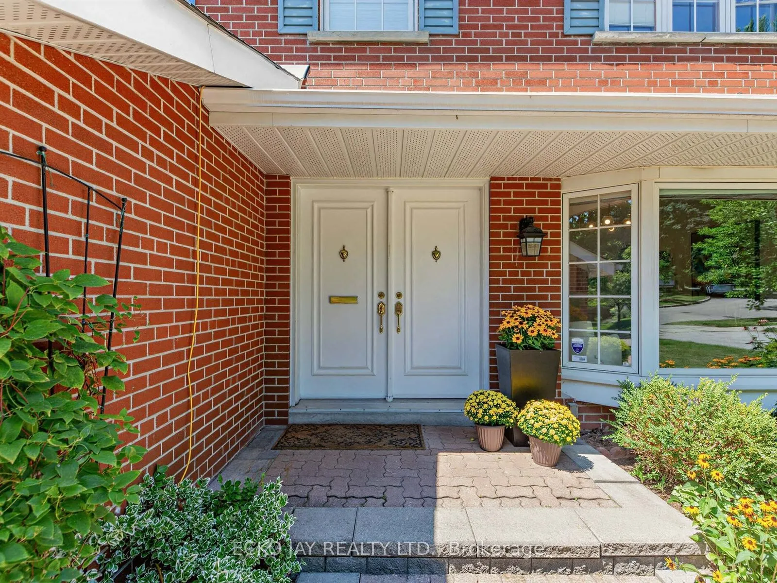 22 Meadowglade Crescent