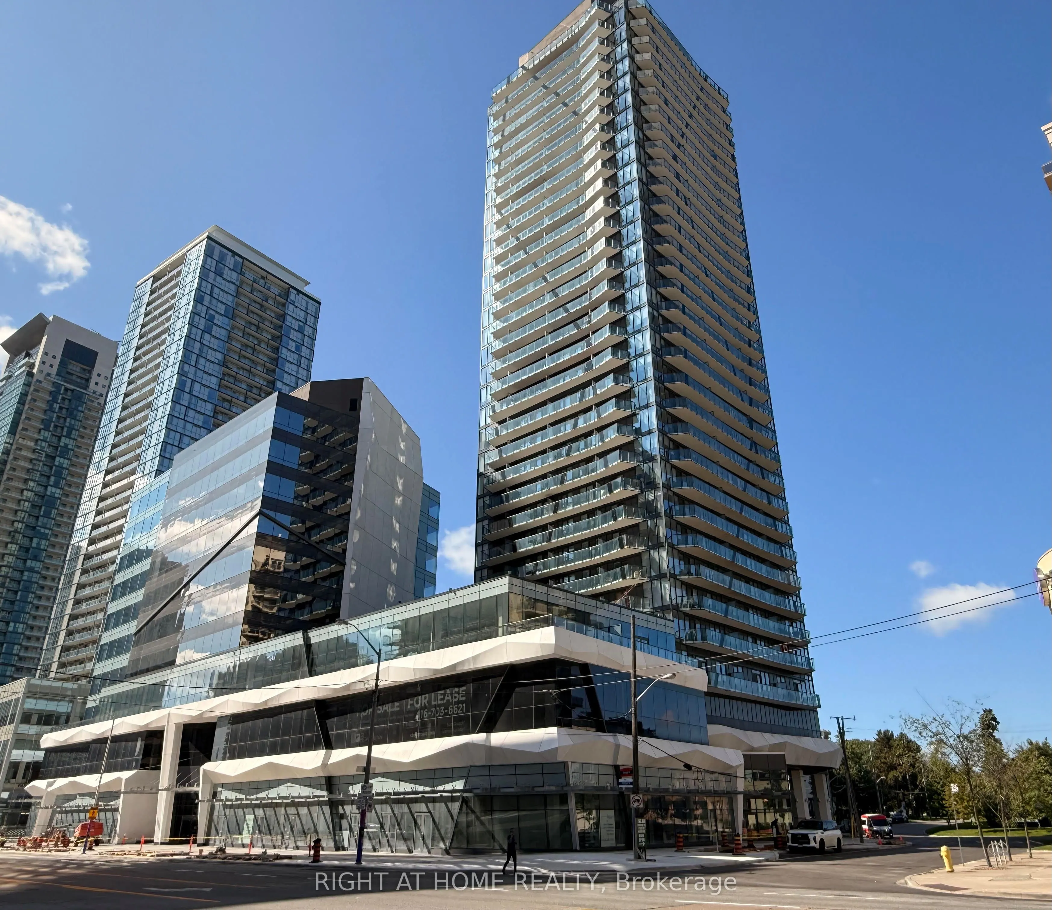 15 Ellerslie Avenue #PH03