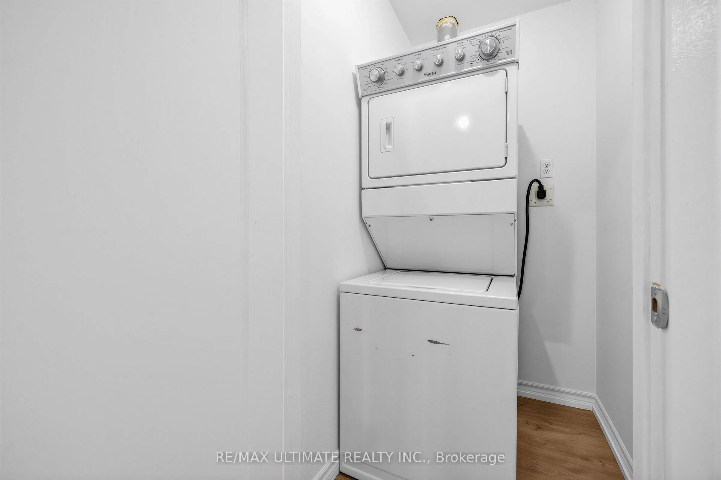 229 Spadina Avenue #202