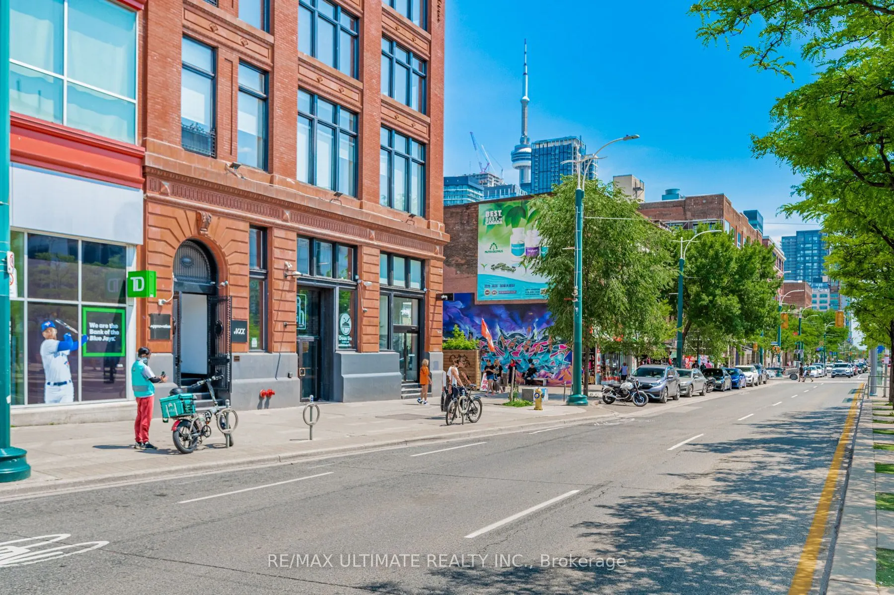 229 Spadina Avenue #202