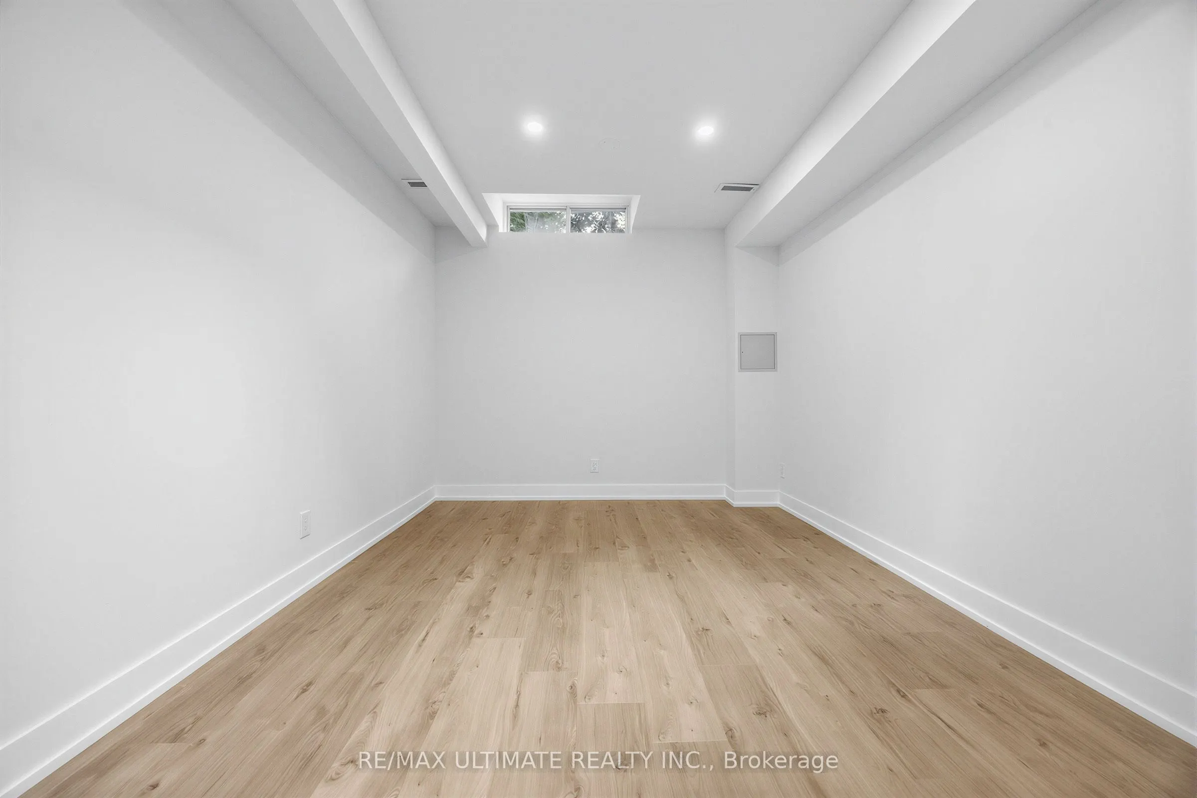 229 Spadina Avenue #202