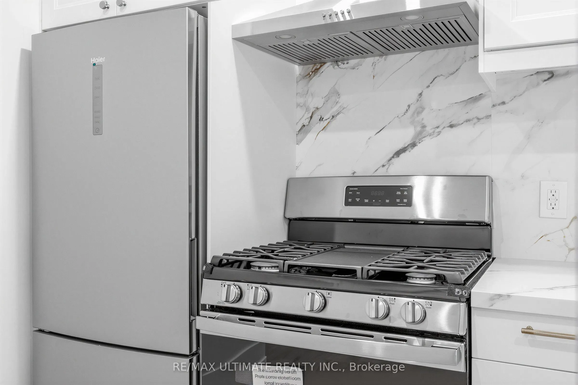 229 Spadina Avenue #202