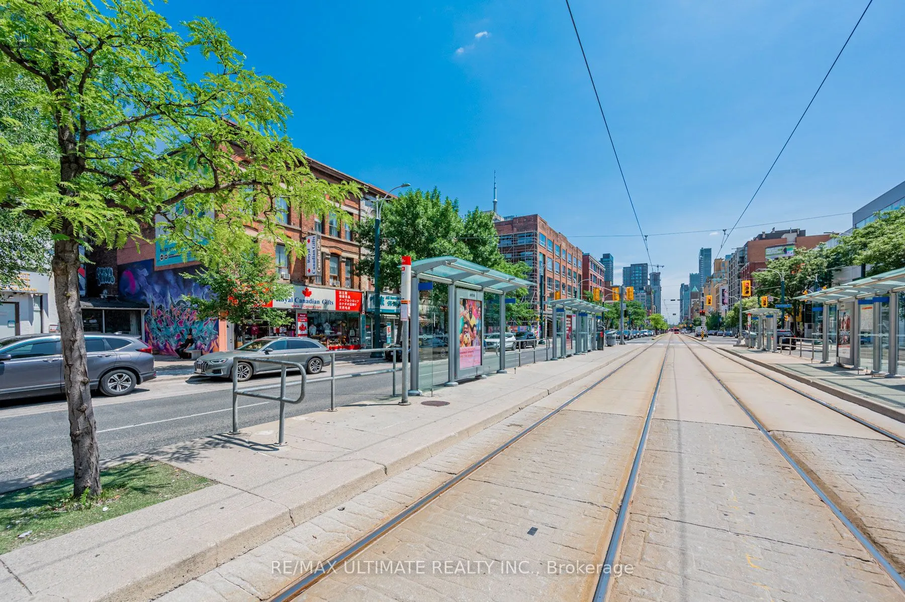 229 Spadina Avenue #202