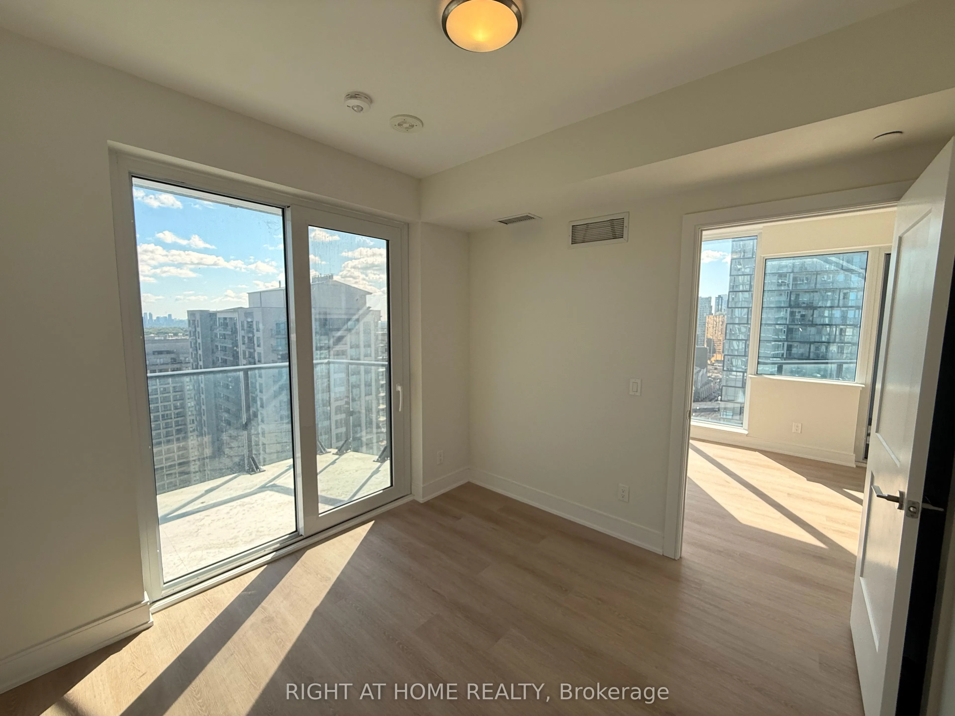 15 Ellerslie Avenue #2202