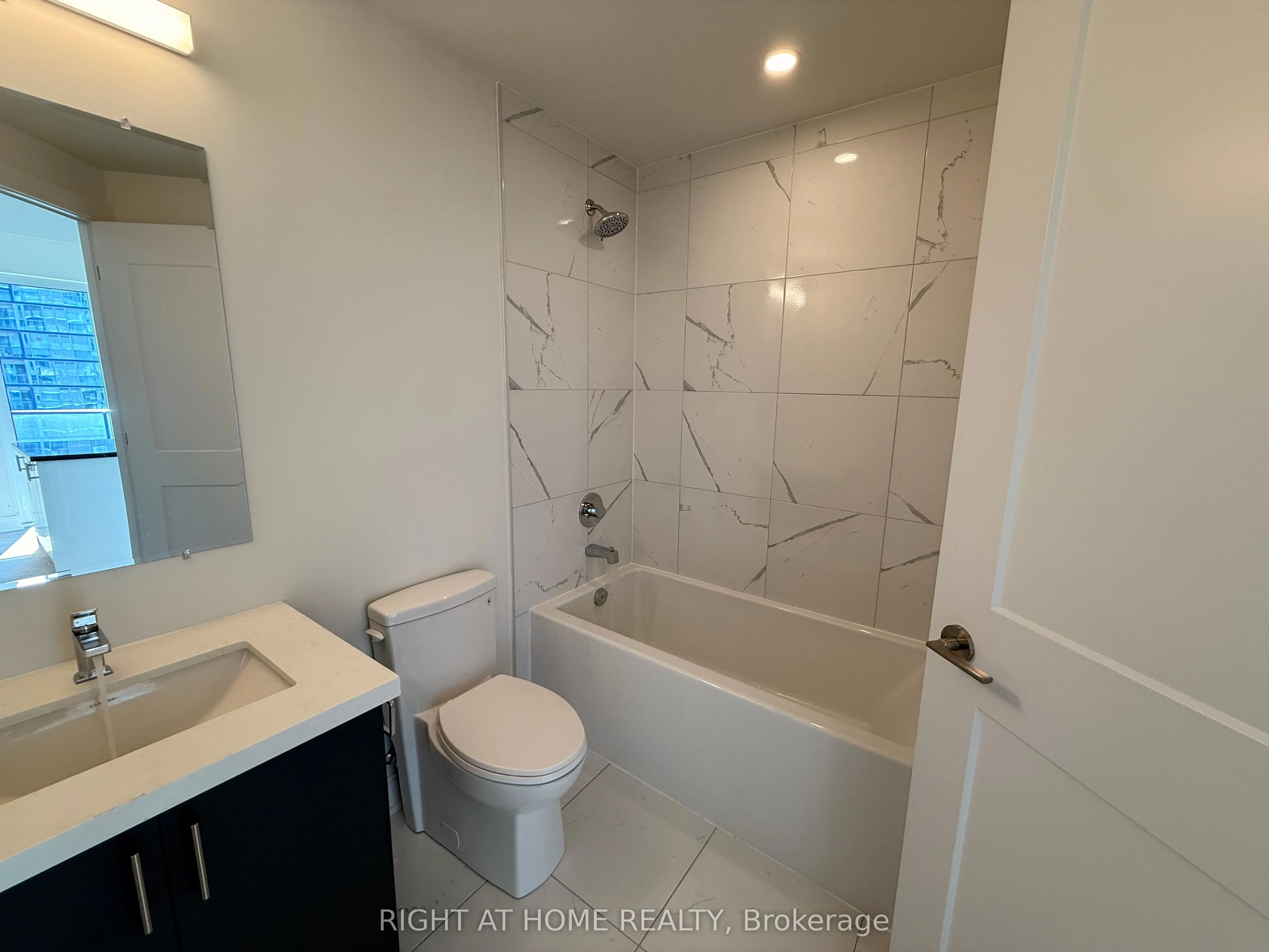 15 Ellerslie Avenue #2202