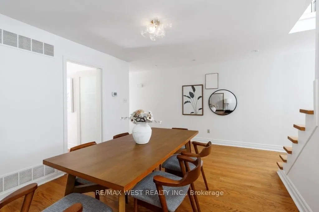 256 Erskine Avenue