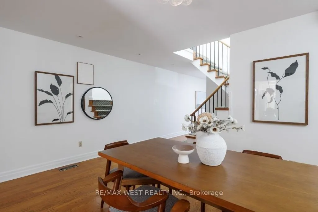 256 Erskine Avenue
