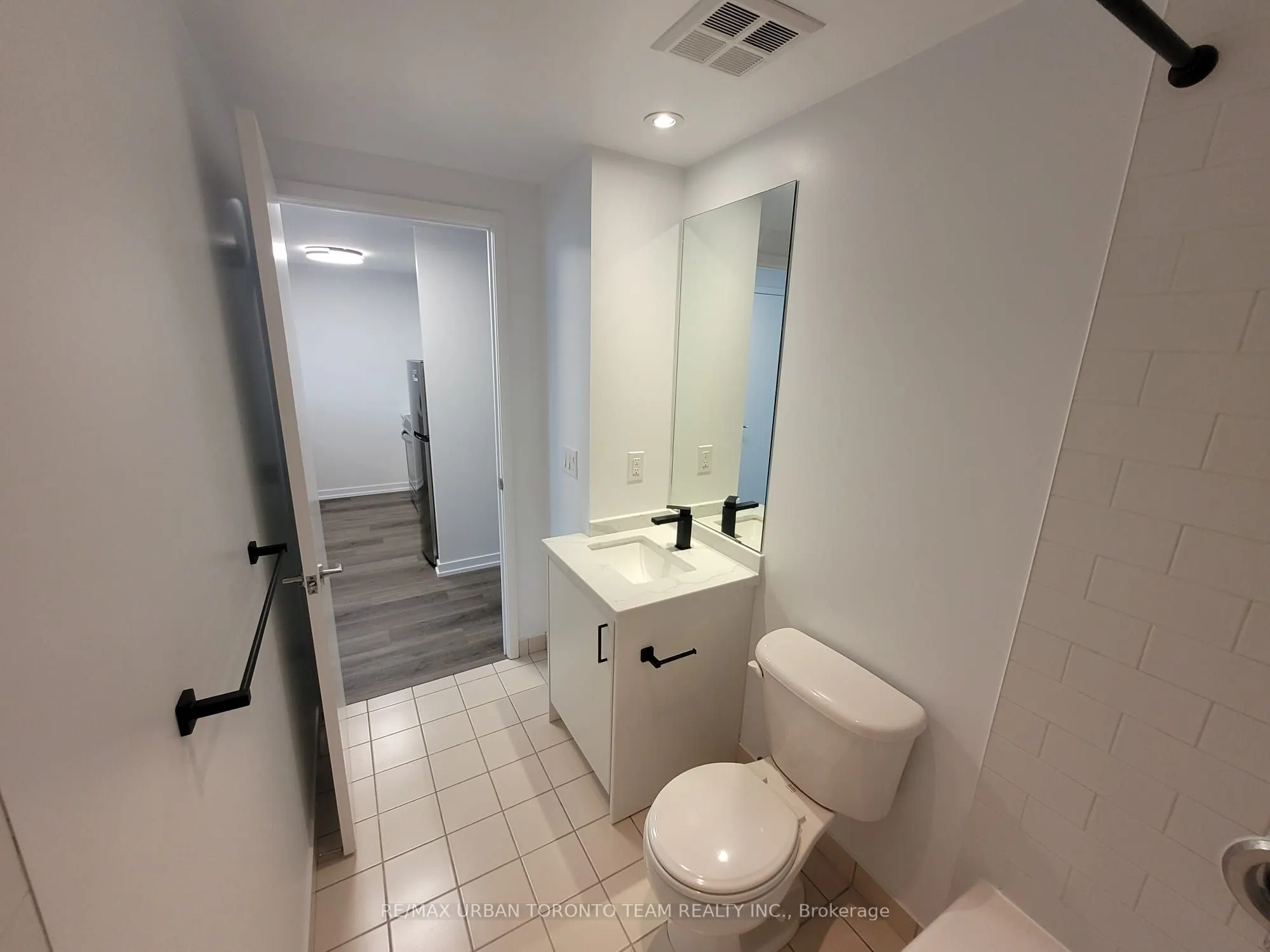285 Mutual Street #1703