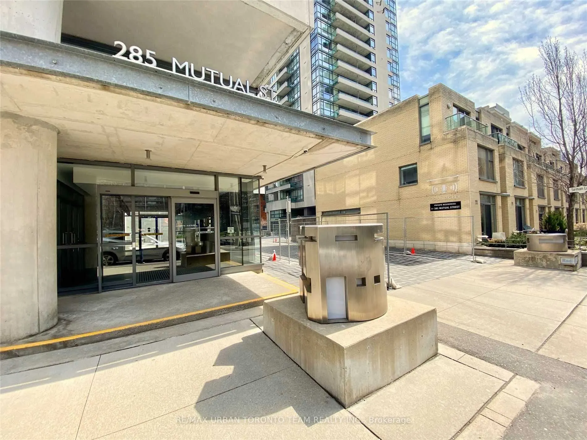 285 Mutual Street #1703