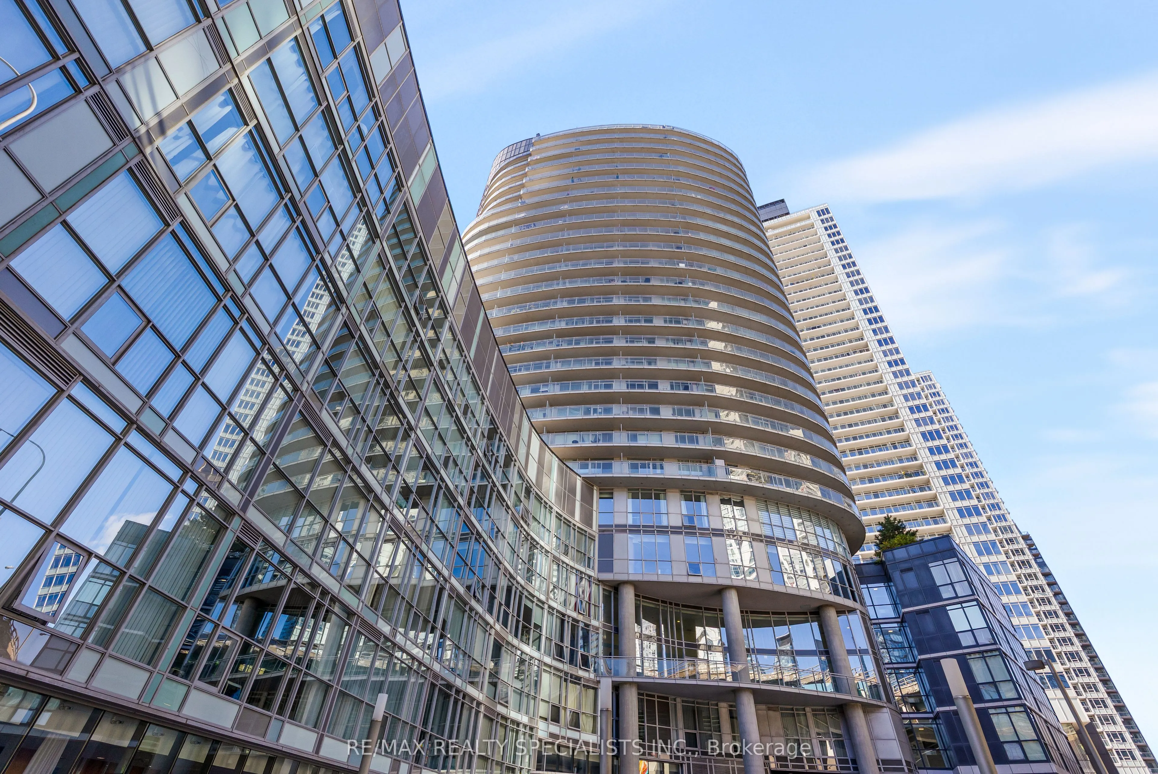 38 Dan Leckie Way #2908