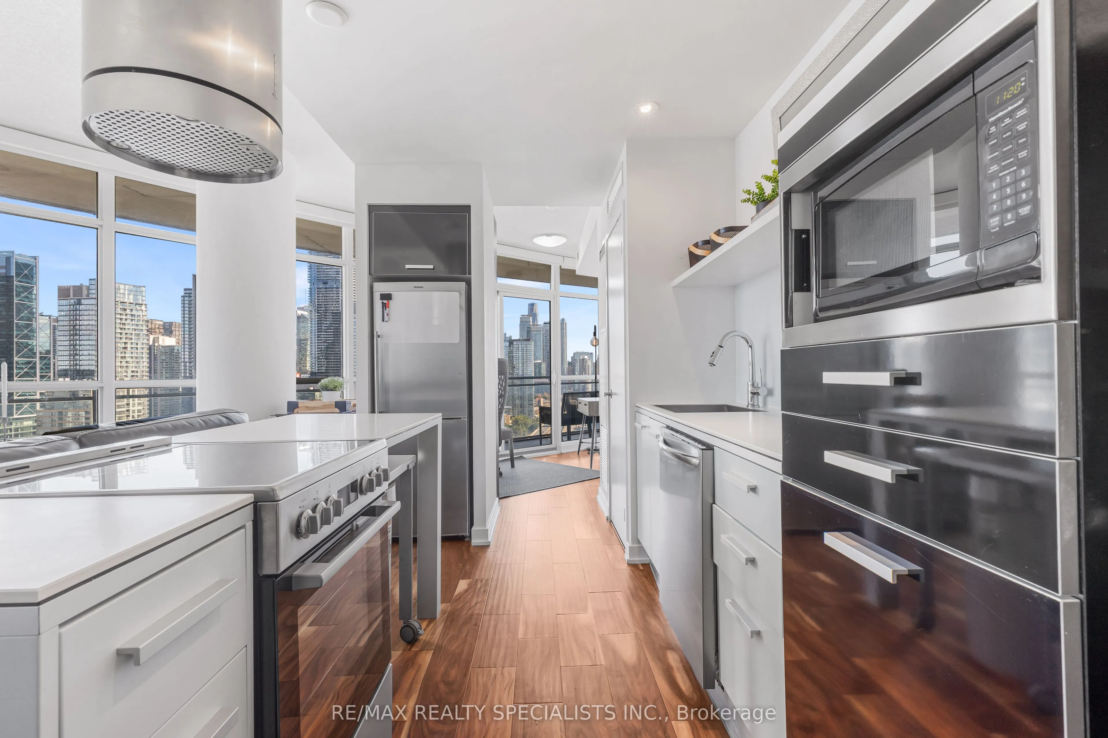 38 Dan Leckie Way #2908