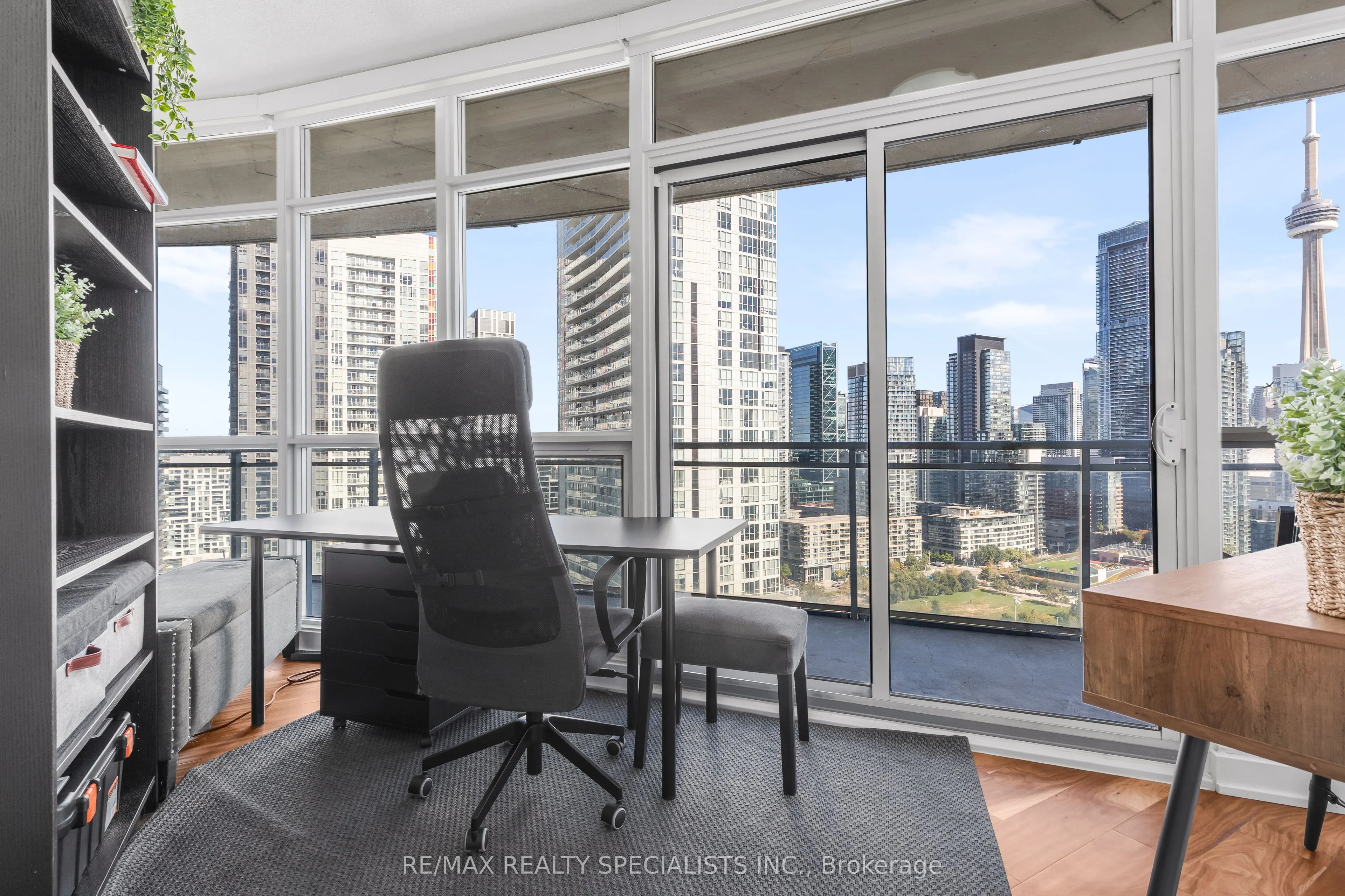 38 Dan Leckie Way #2908