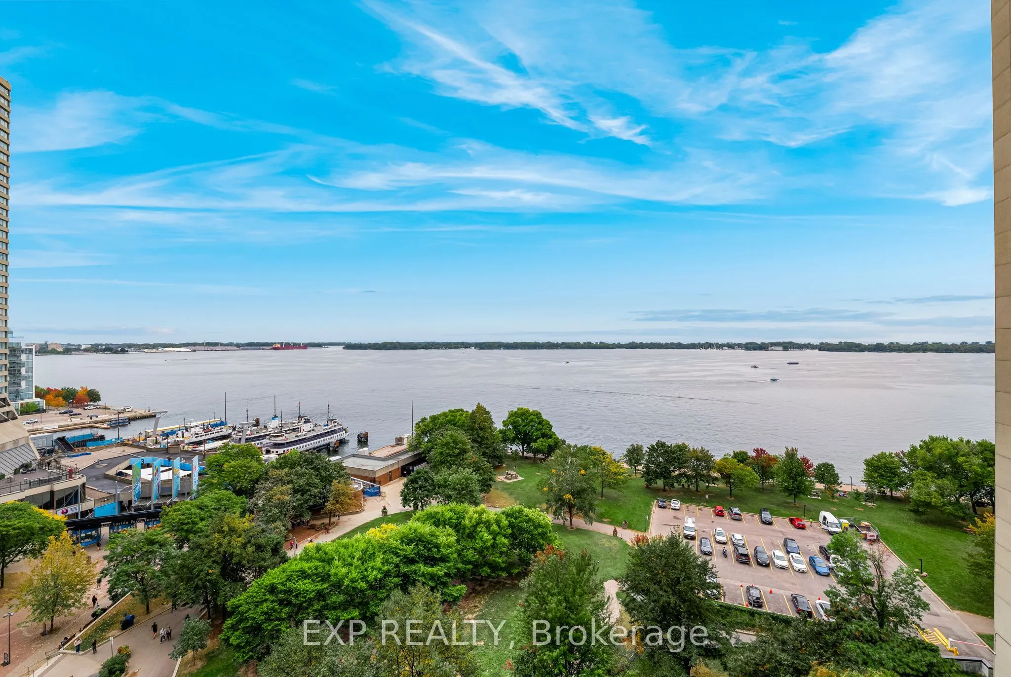 33 Harbour Square #1420