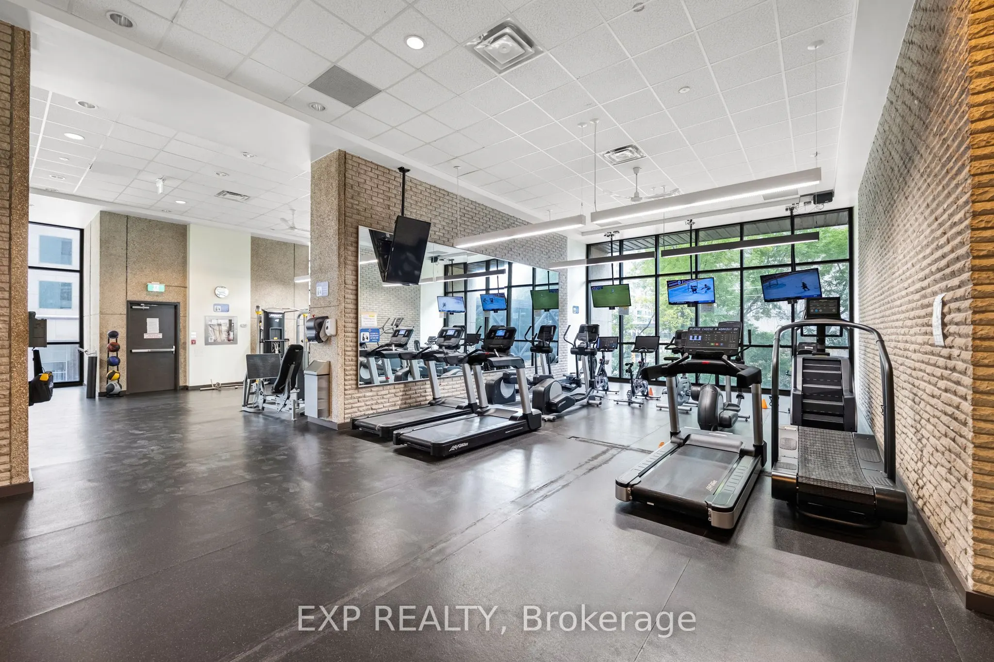 33 Harbour Square #1420