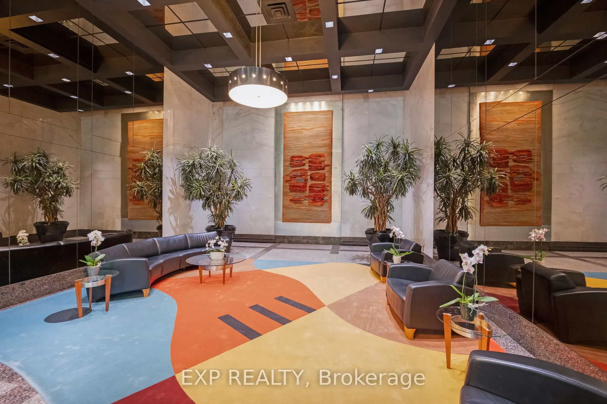33 Harbour Square #1420