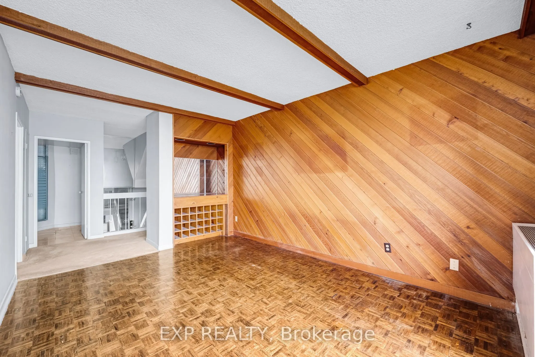 33 Harbour Square #1420