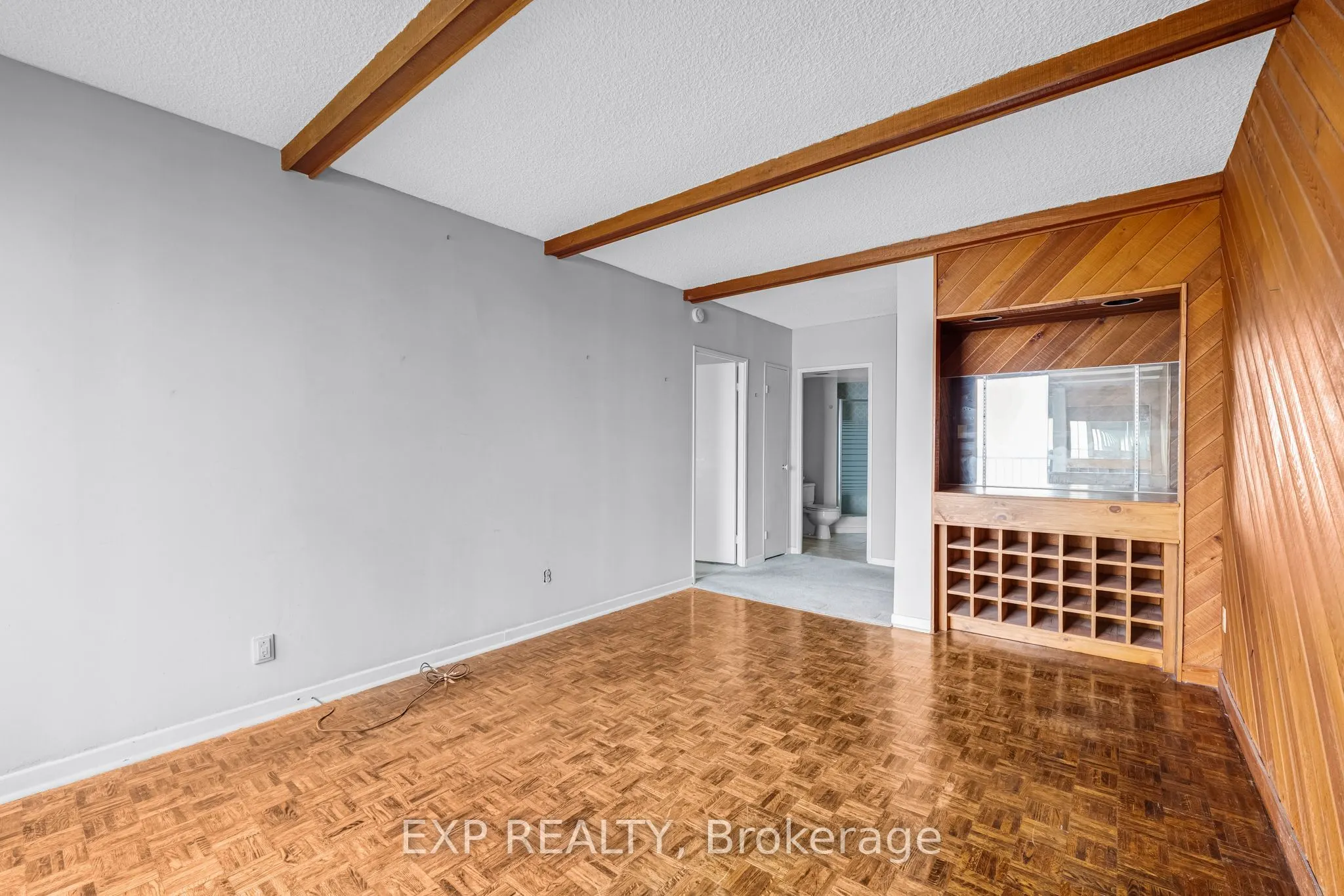 33 Harbour Square #1420