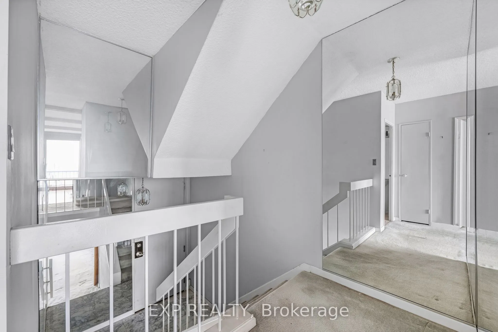33 Harbour Square #1420