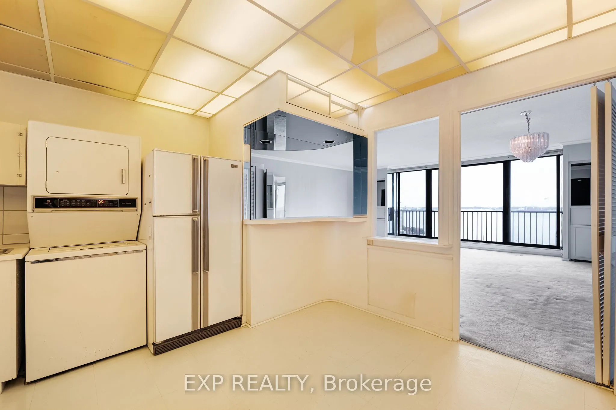 33 Harbour Square #1420