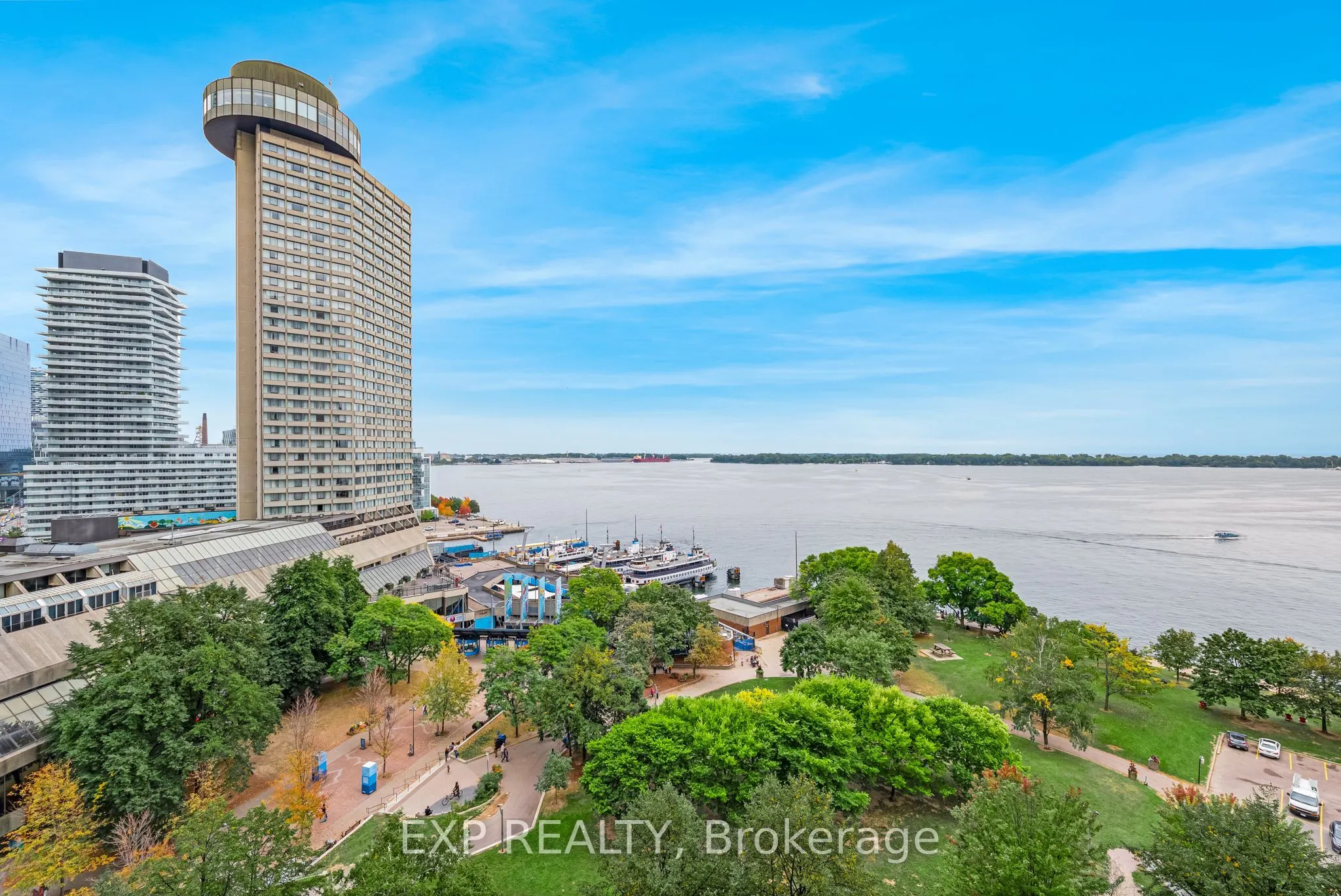 33 Harbour Square #1420