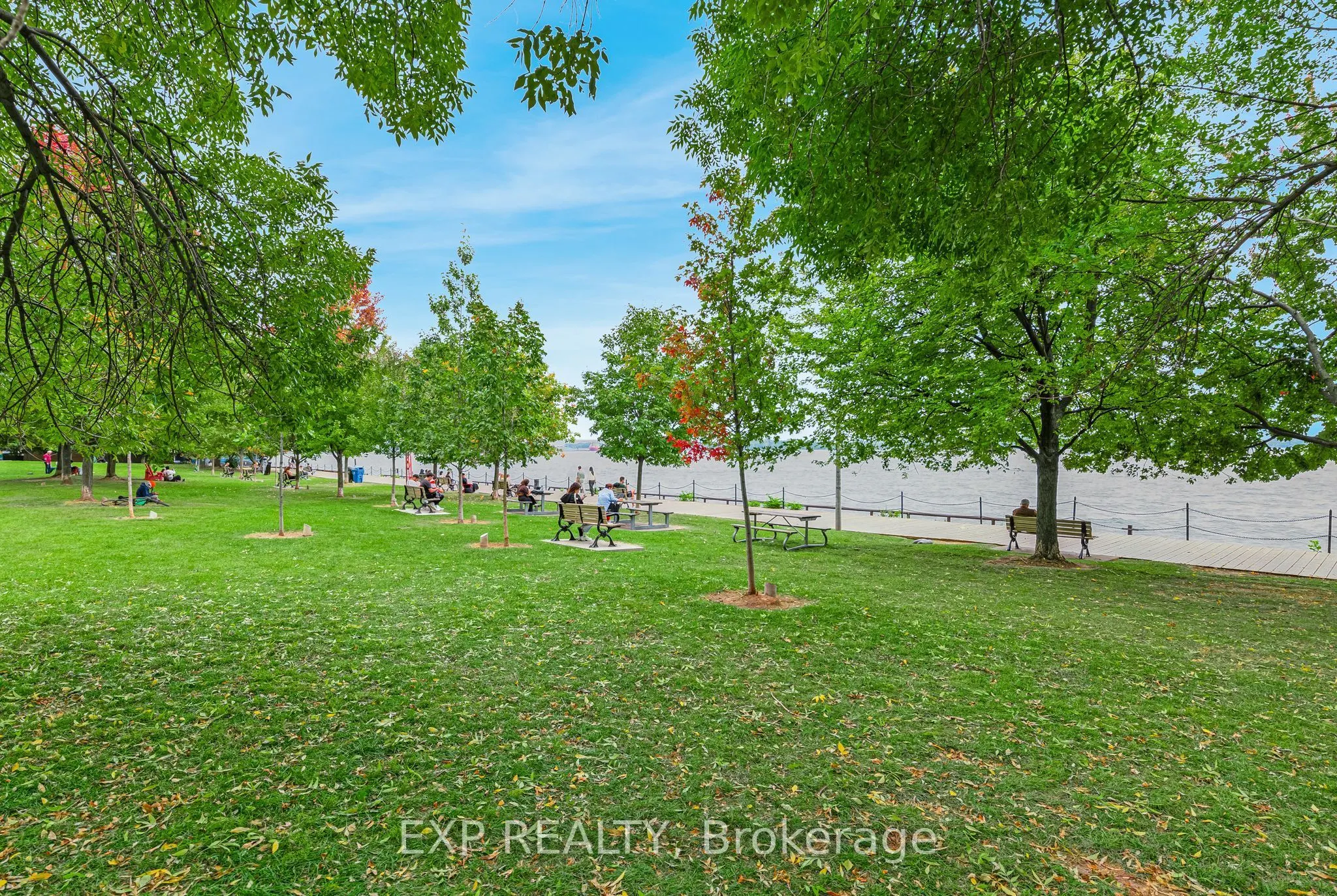 33 Harbour Square #1420