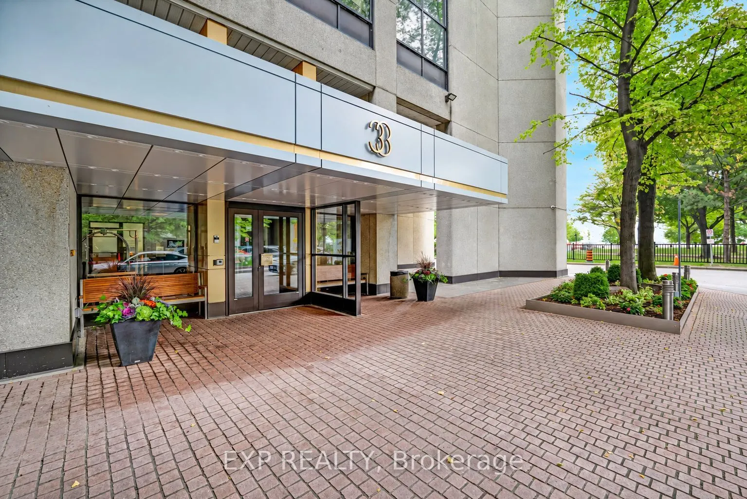 33 Harbour Square #1420