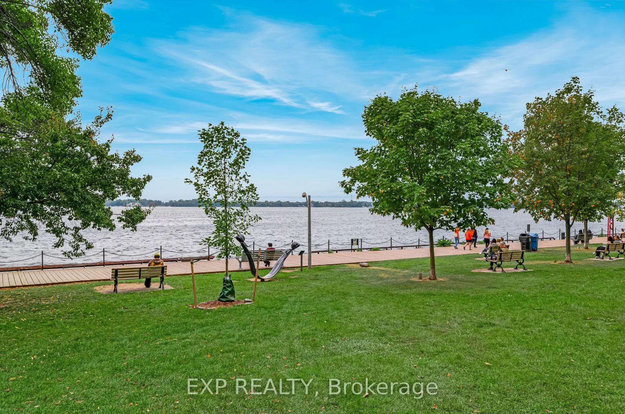 33 Harbour Square #1420