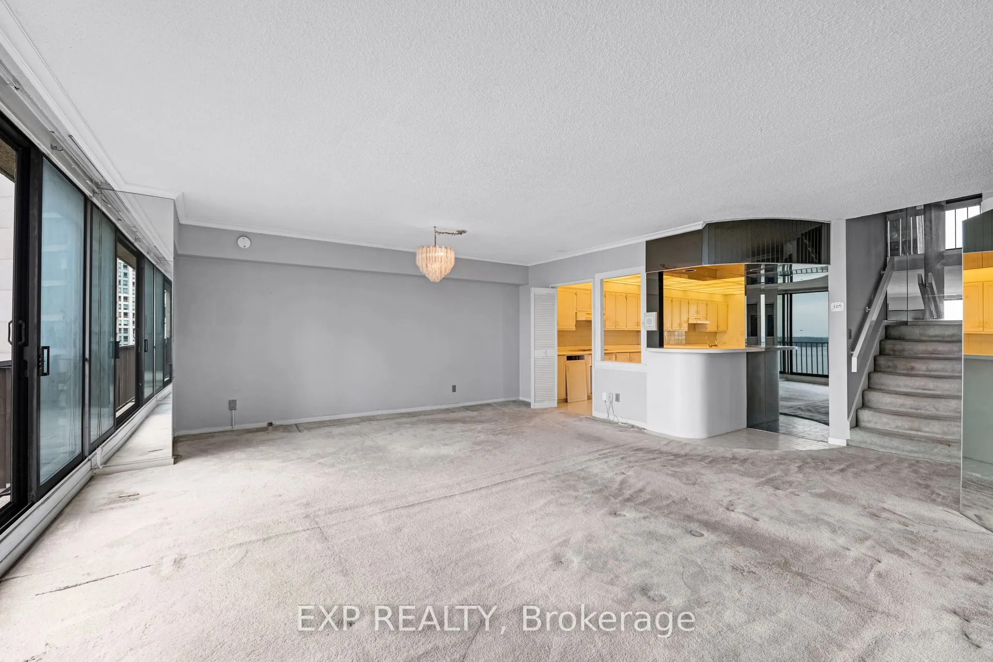 33 Harbour Square #1420