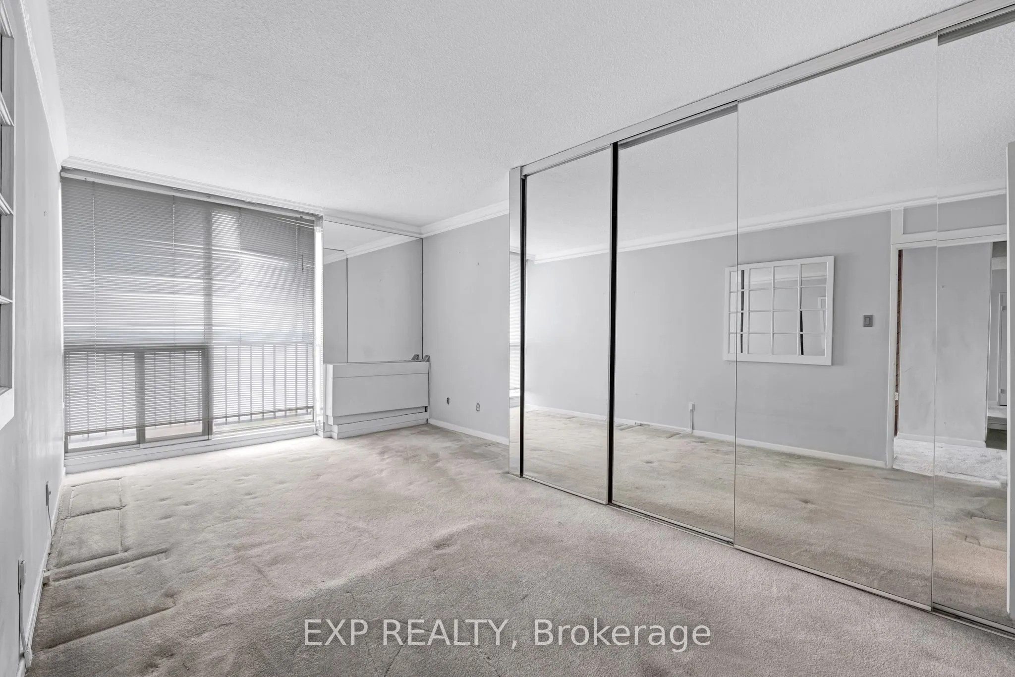 33 Harbour Square #1420