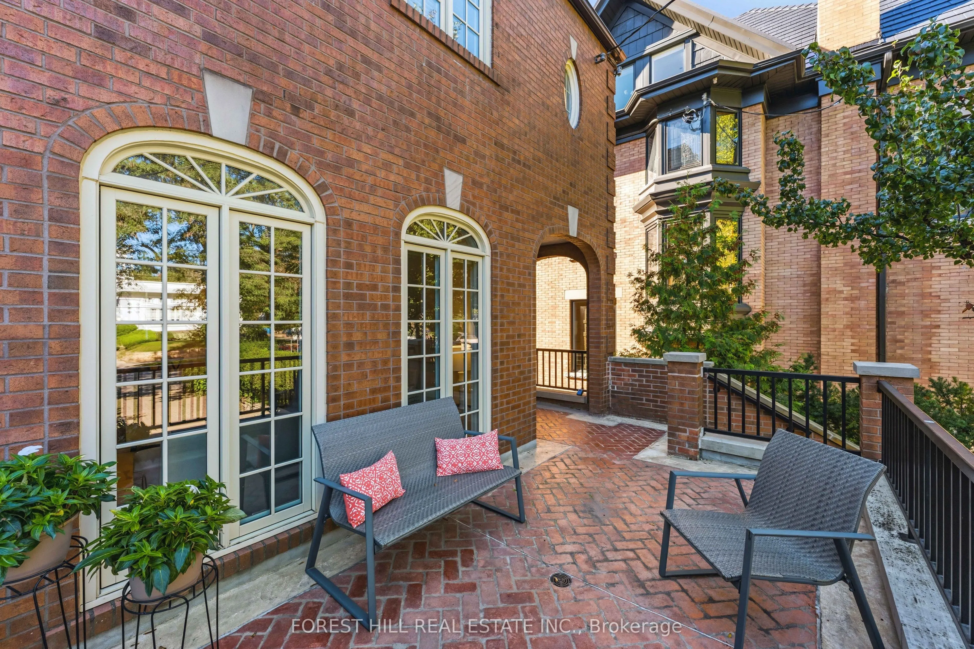 45 Heath Street W