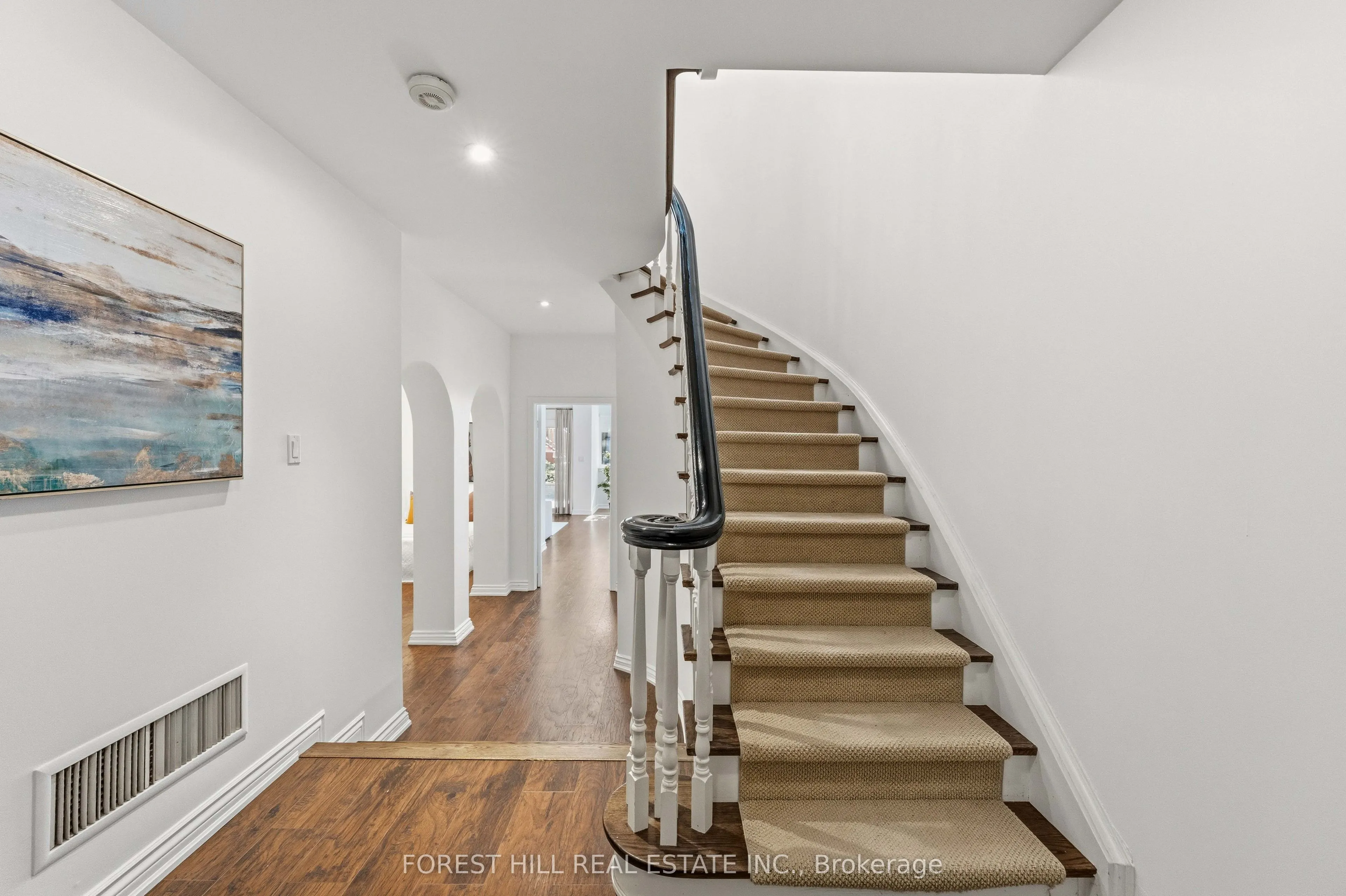 45 Heath Street W