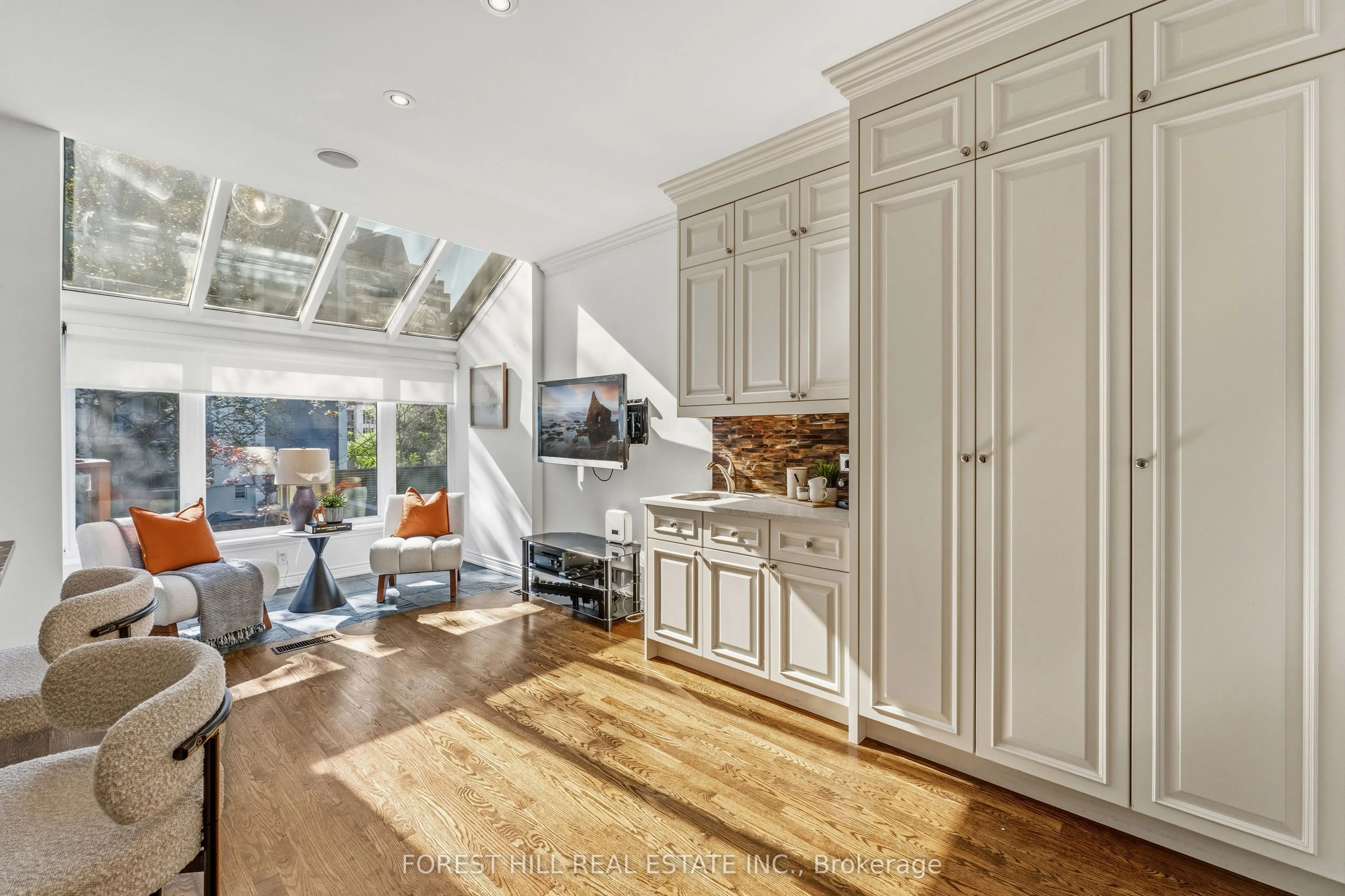 45 Heath Street W
