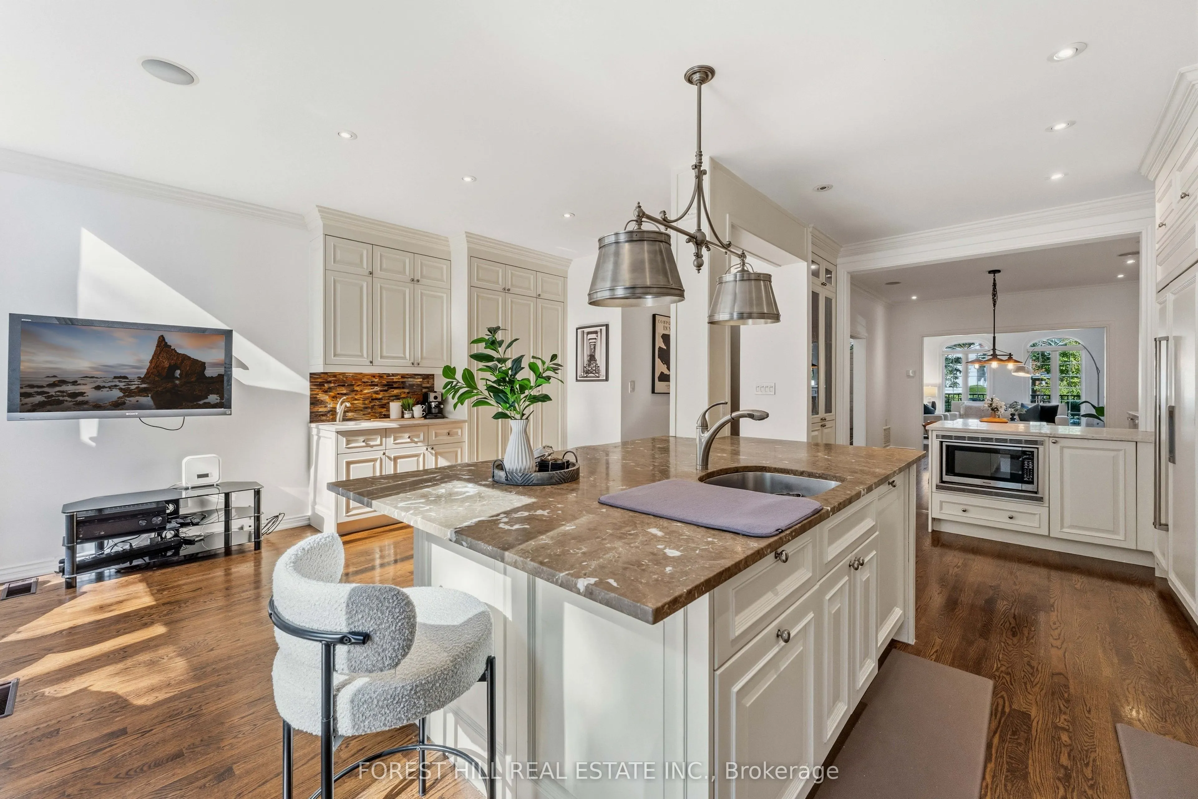45 Heath Street W