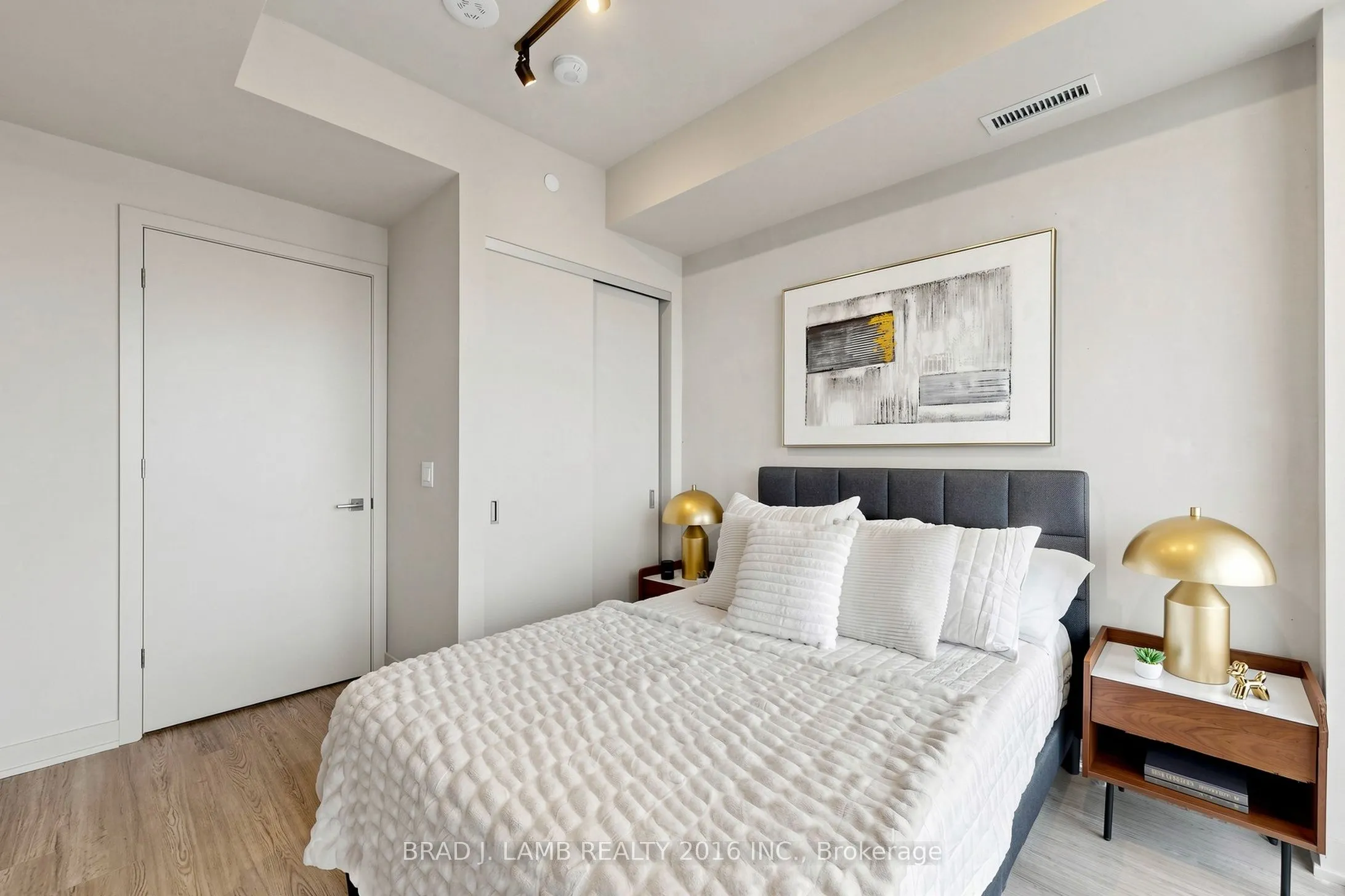 284 King Street E #2903