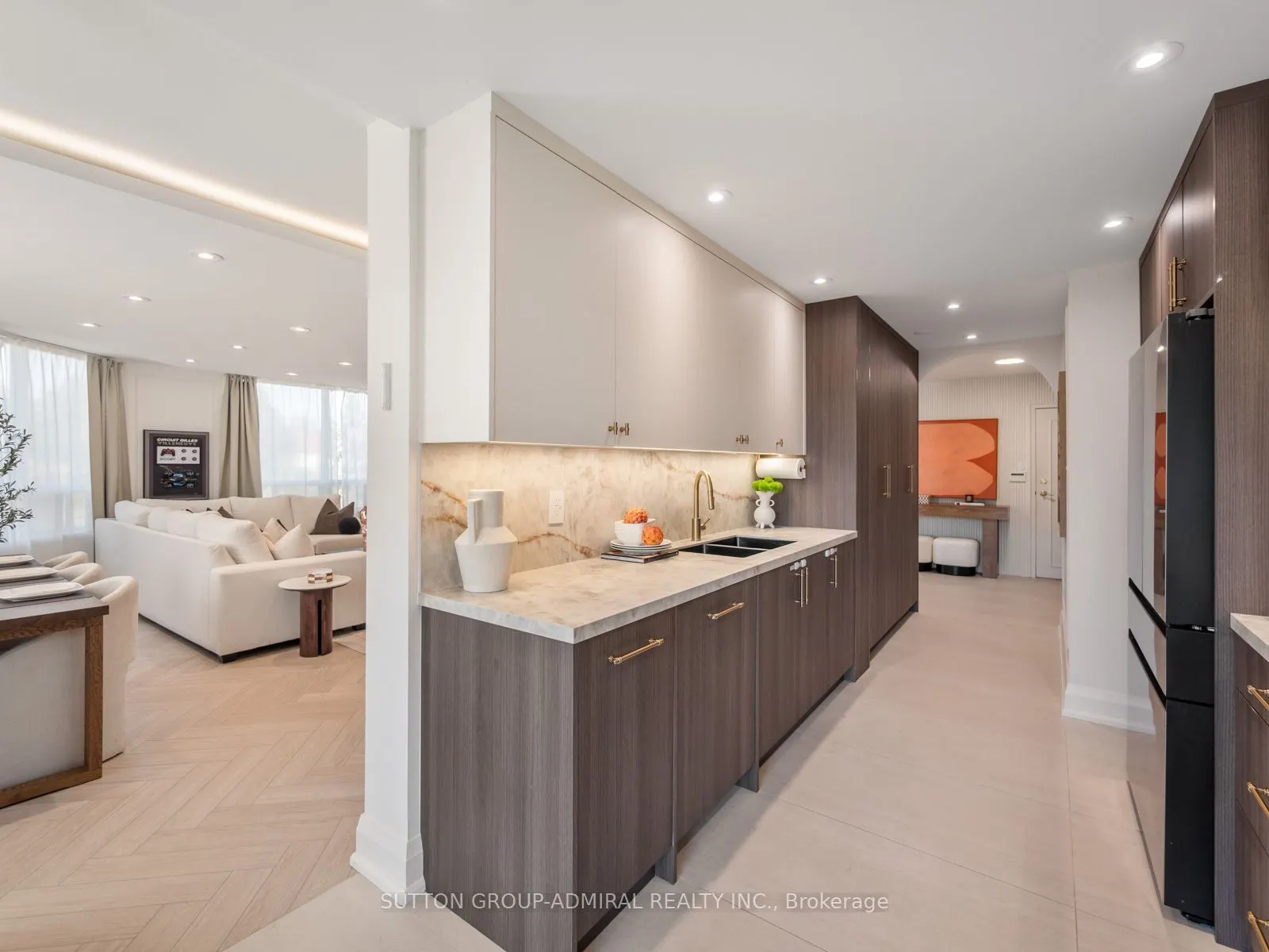 10 Torresdale Avenue #208