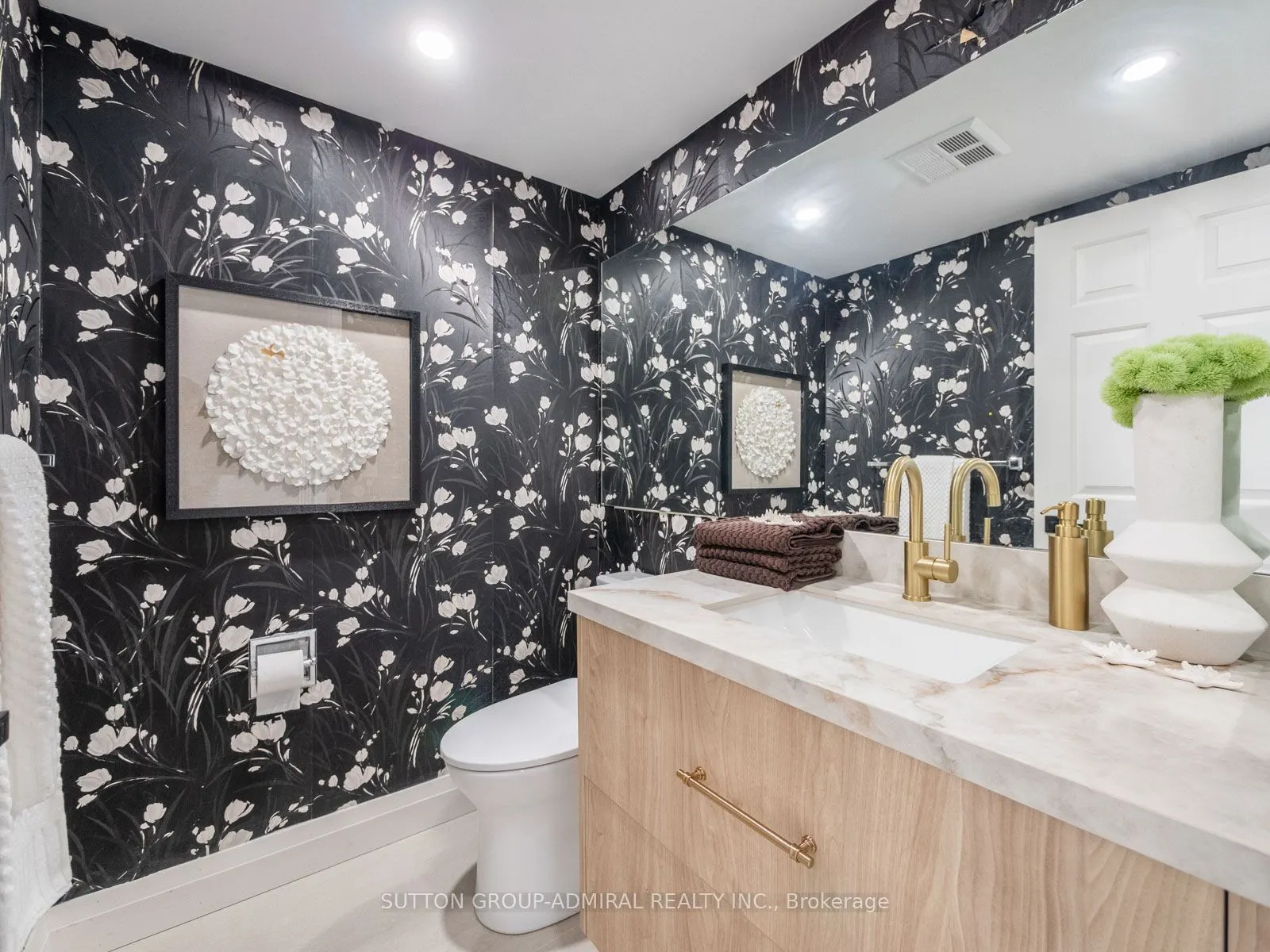 10 Torresdale Avenue #208