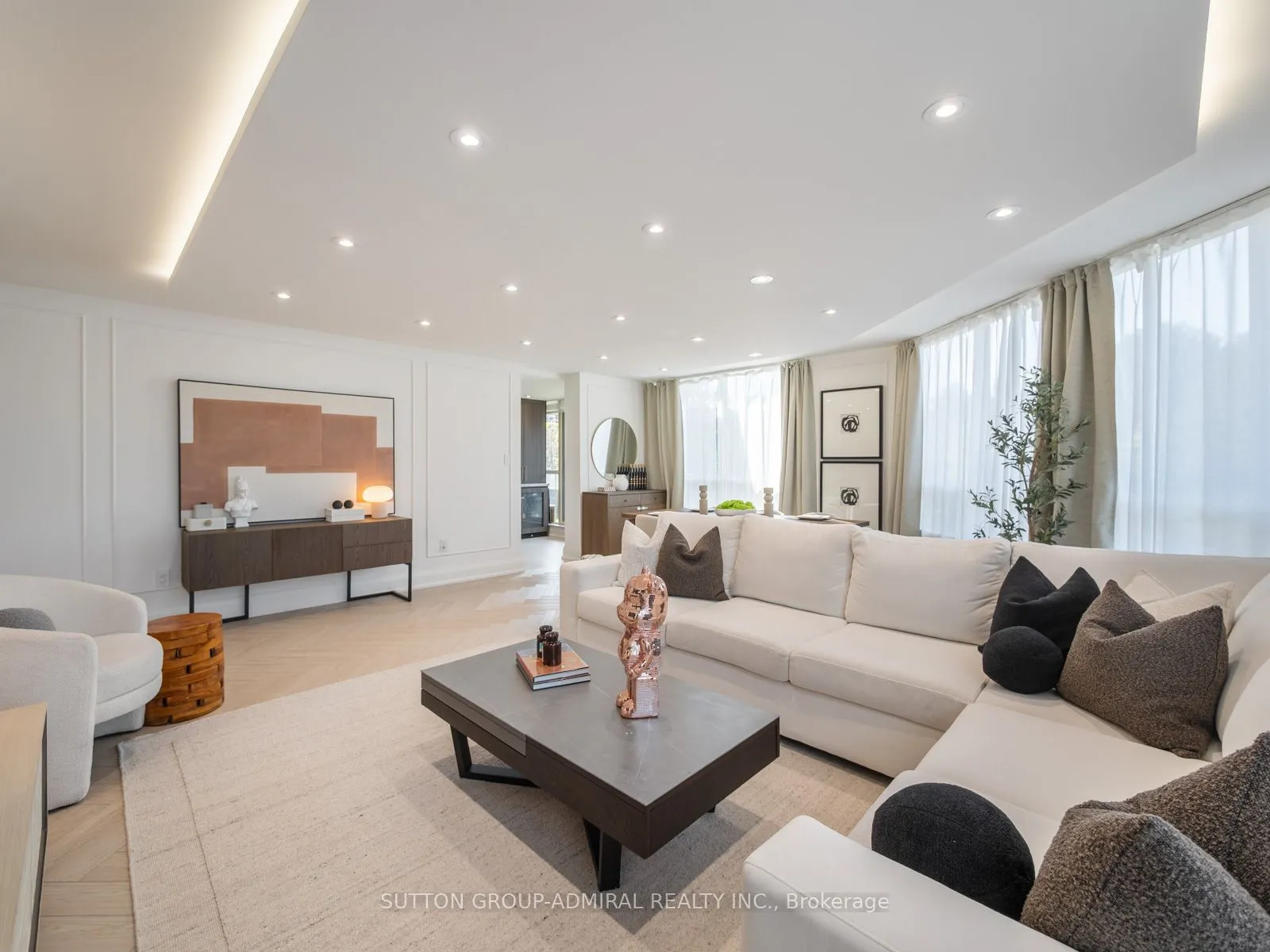 10 Torresdale Avenue #208