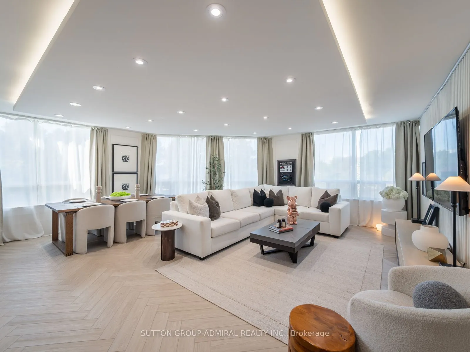 10 Torresdale Avenue #208