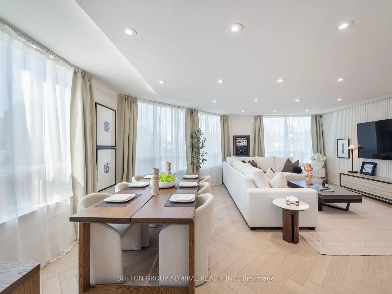 10 Torresdale Avenue #208