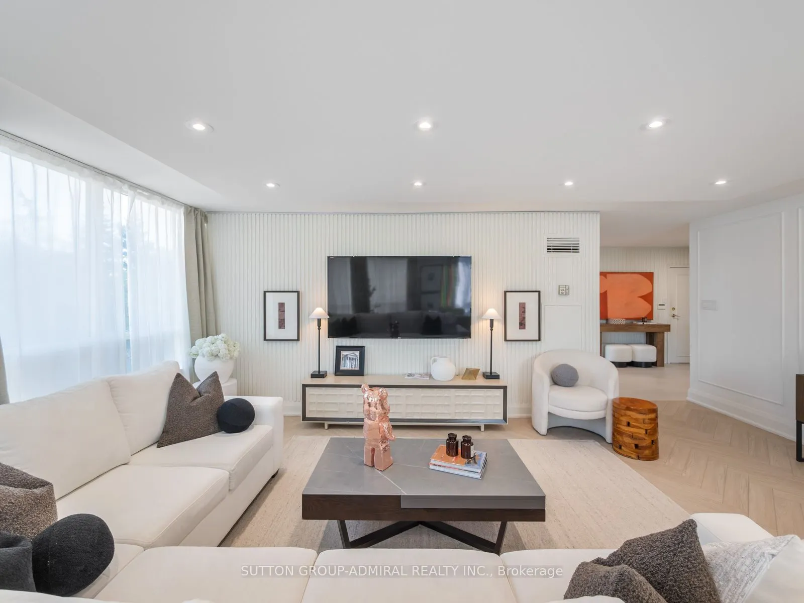 10 Torresdale Avenue #208